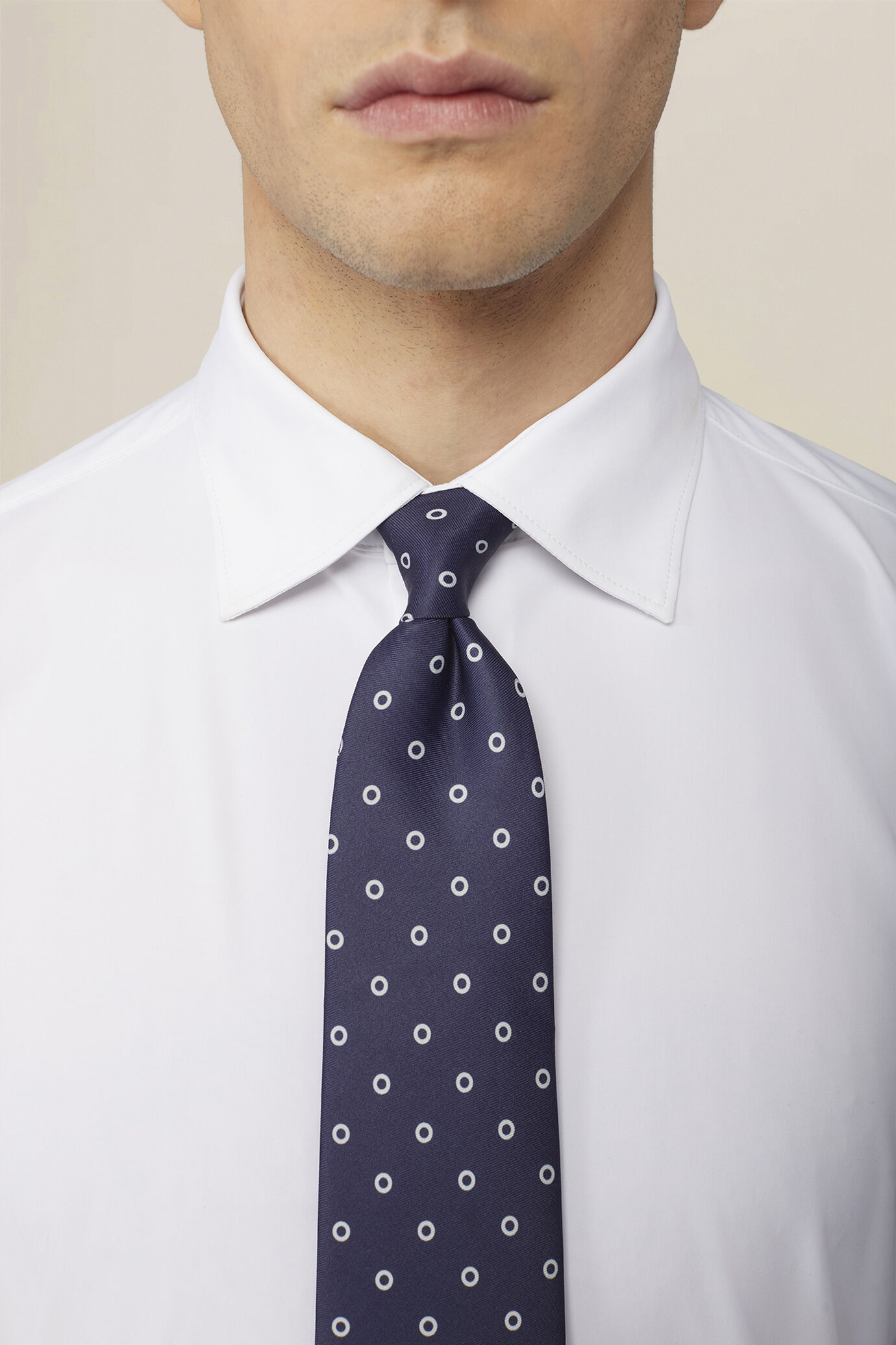 Camicia uomo classica elasticizzata tinta unita image number 2