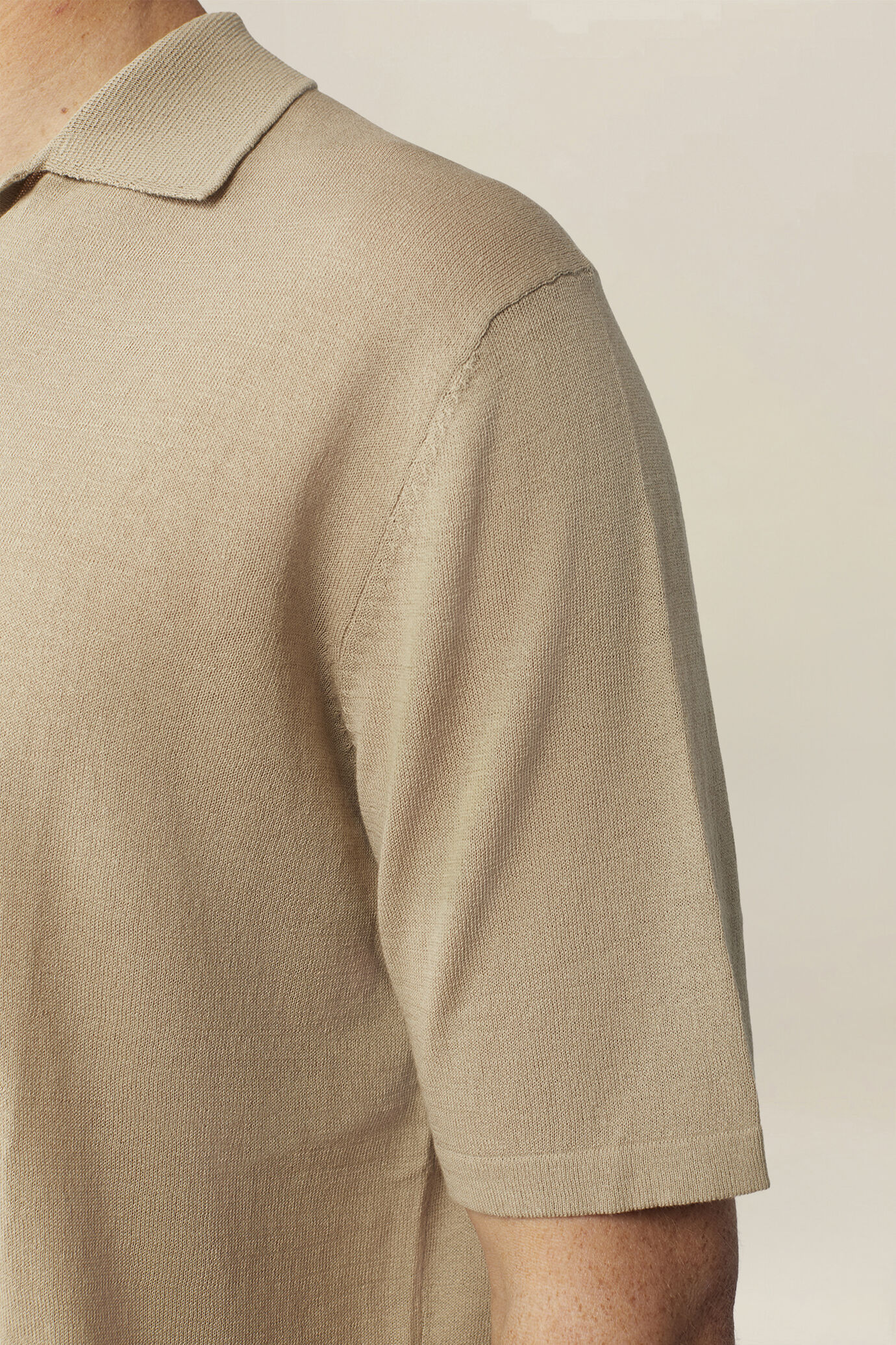 Herren-Polohemd aus 100 % Baumwolle mit Derbykragen