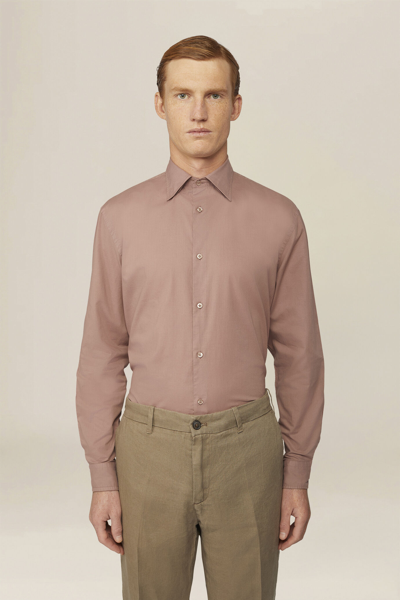 Men's 100% cotton plain shirt with hidden button-down collar image number 0