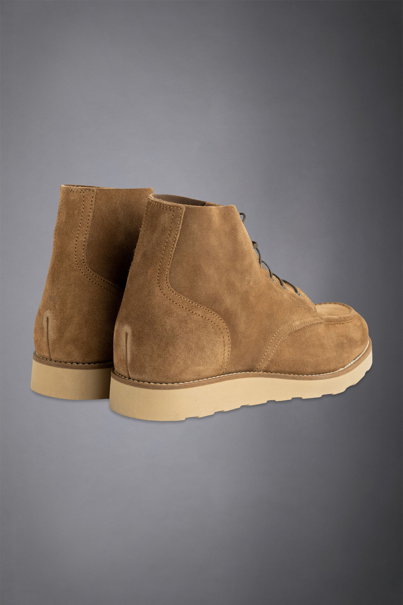 Men's 100% suede ankle boots with rubber sole image number 2