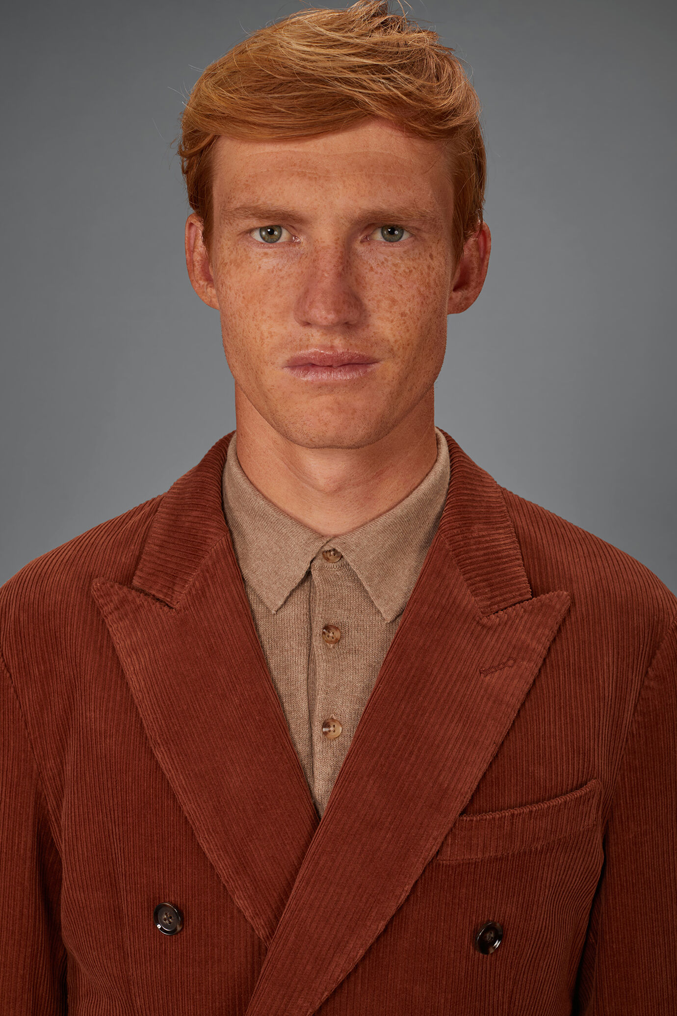 Ungef&uuml;tterte Herren-Zweireihige Jacke aus Kord in Regular-Fit image number 2