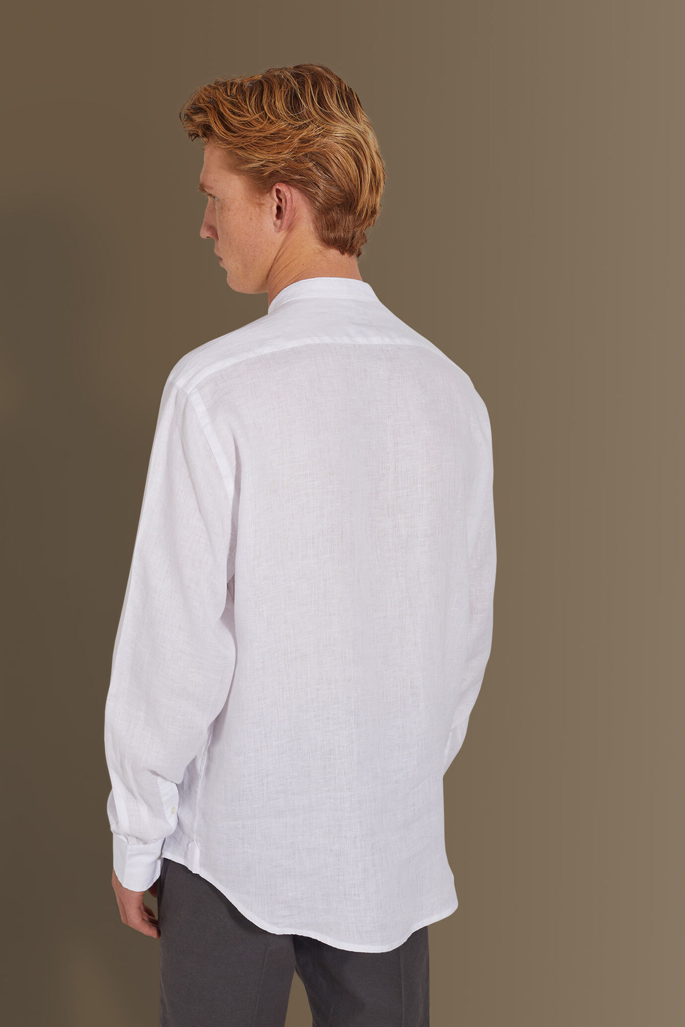 Camicia casual collo coreano 100% lino tinta unita uomo image number 2