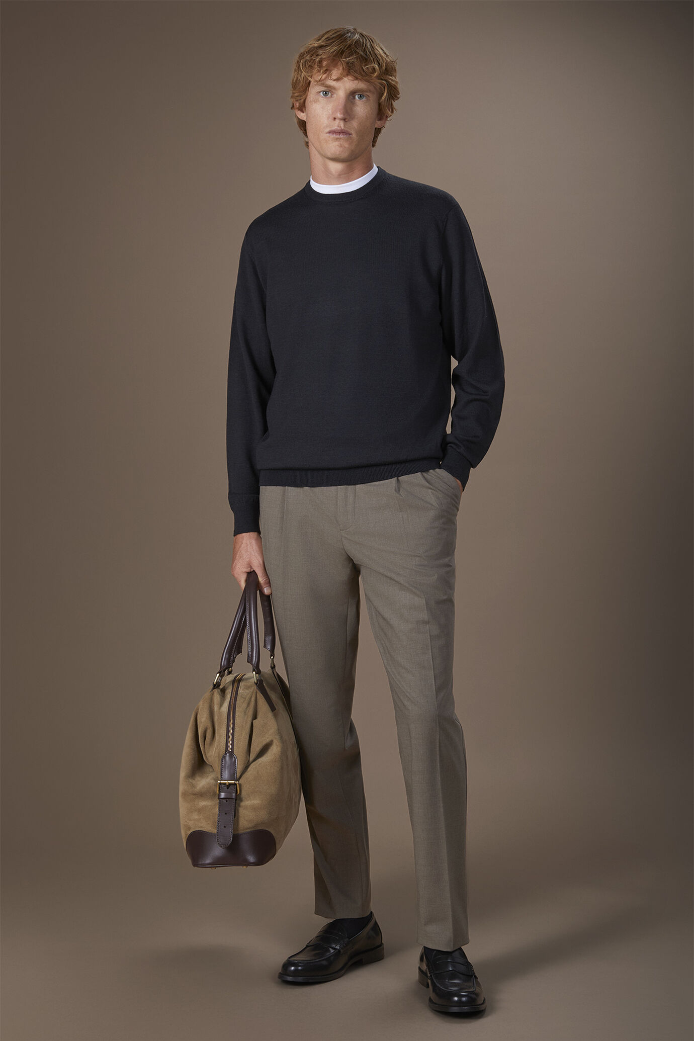 Herren-Rundhalspullover aus 100 % extrafeine Merinowolle in normaler Passform image number 1