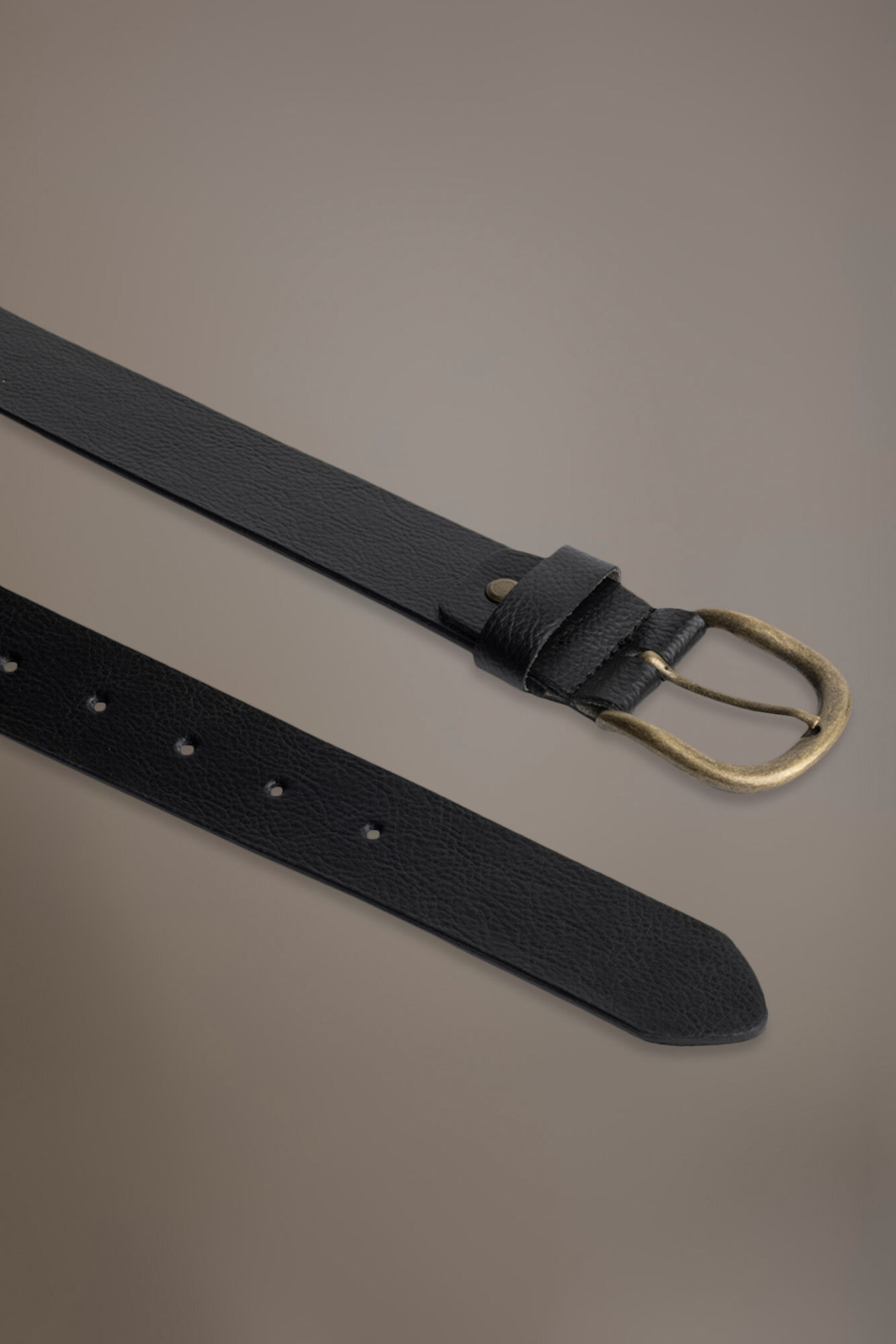 Cintura rivestita in pelle martellata made in Italy image number 1