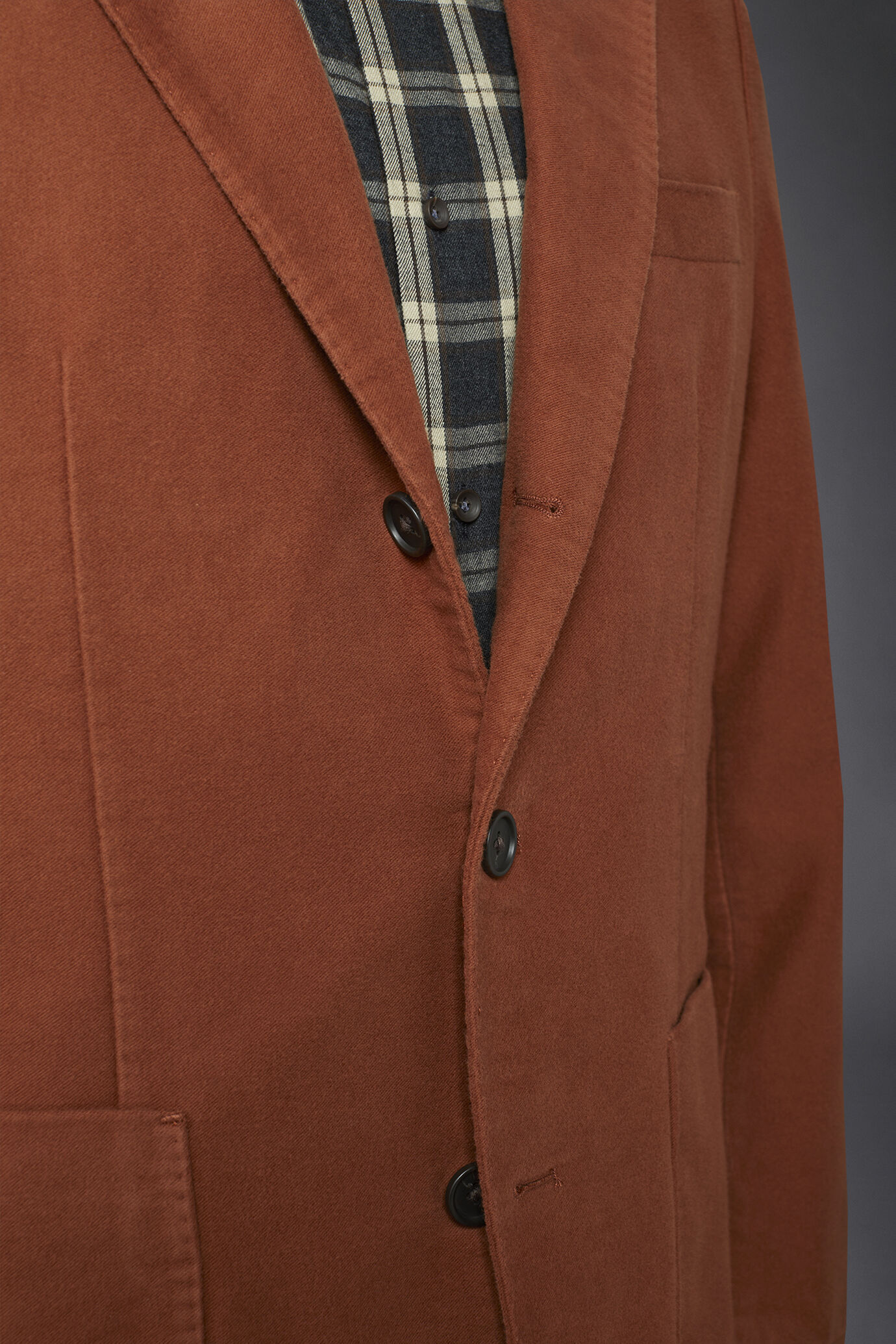 Men's single-breasted jacket in plain moleskin fabric regular fit image number 4