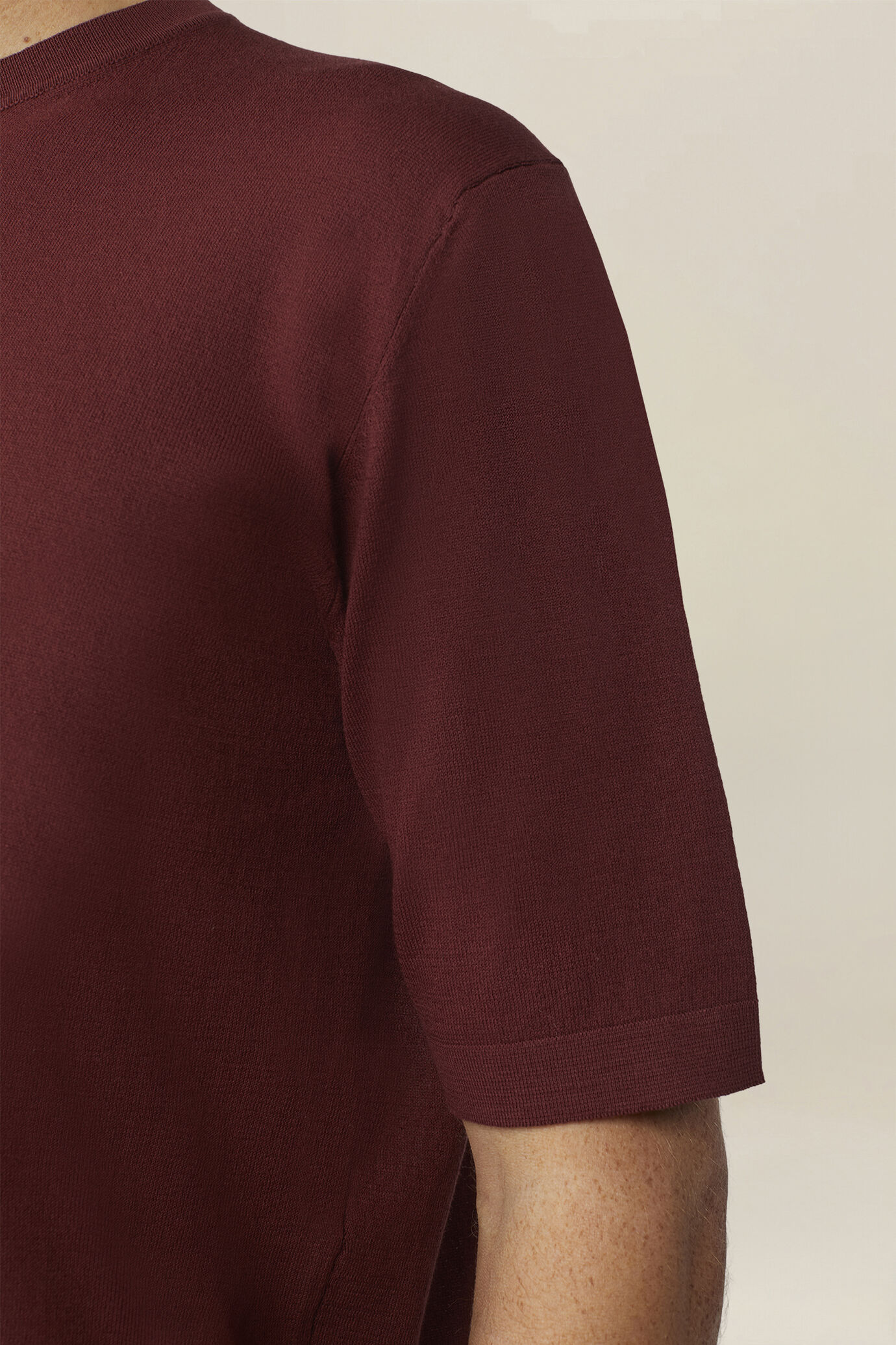 Men's knitted T-shirt in 100% cotton crepe image number 3