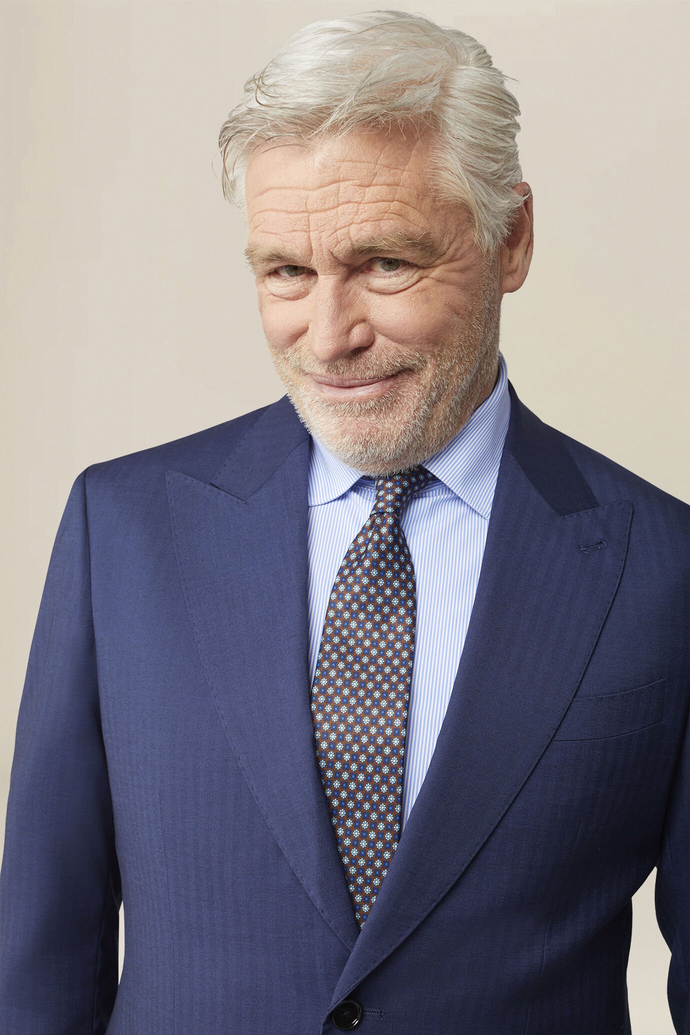 Men's single-breasted suit in iridescent herringbone fabric with a "sun effect", regular fit image number 2