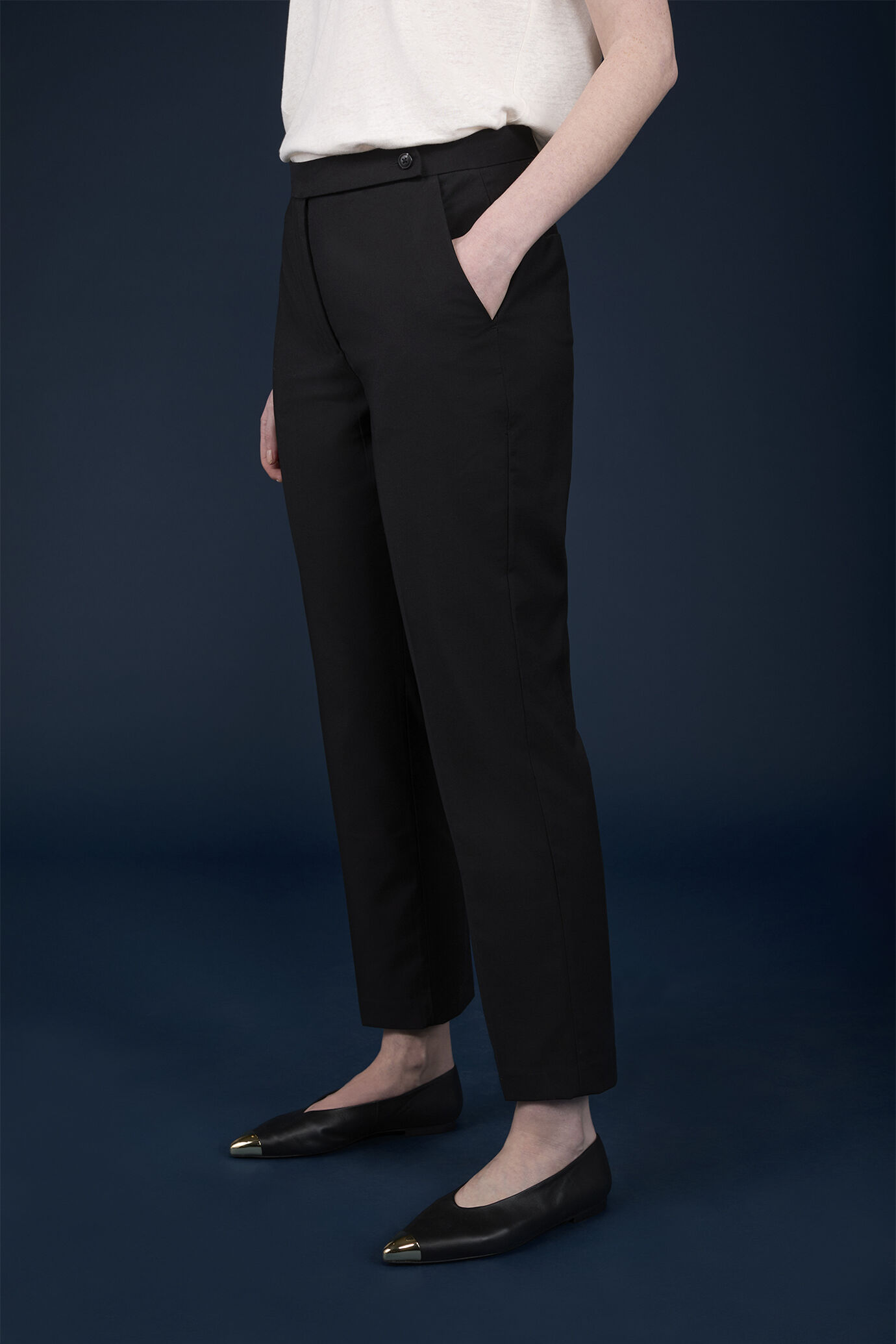 Women's chino trousers with waistband flap image number 2