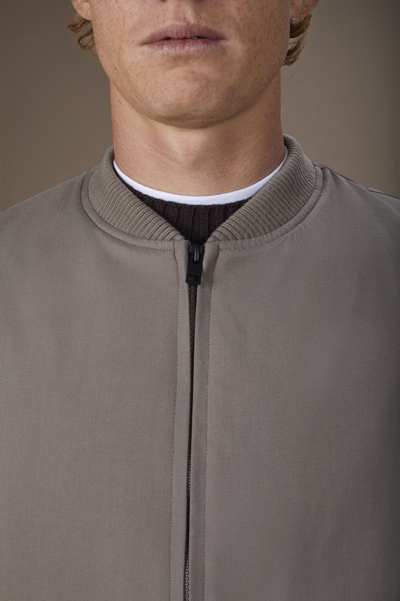 Veste sans manches rembourrée pour homme coupe confortable image number 2