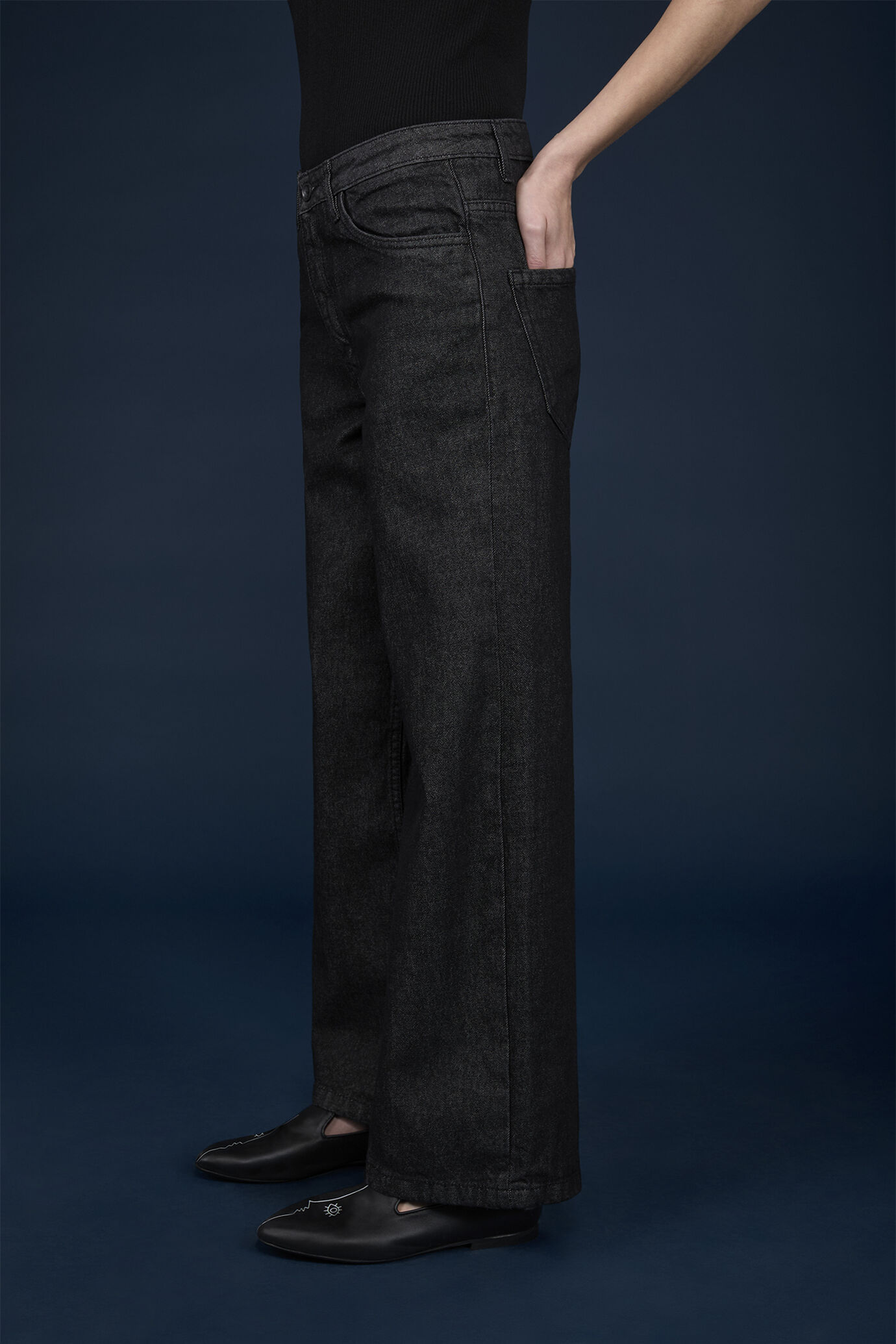 Pantalone donna 5 tasche a gamba dritta in denim regular fit image number 2