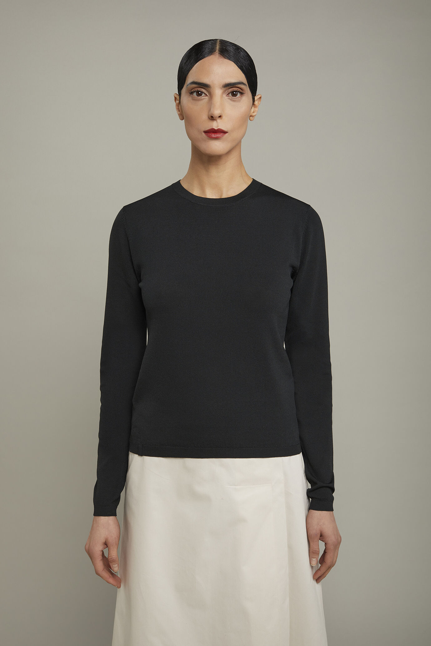 Women’s round neck sweater regular fit image number 2