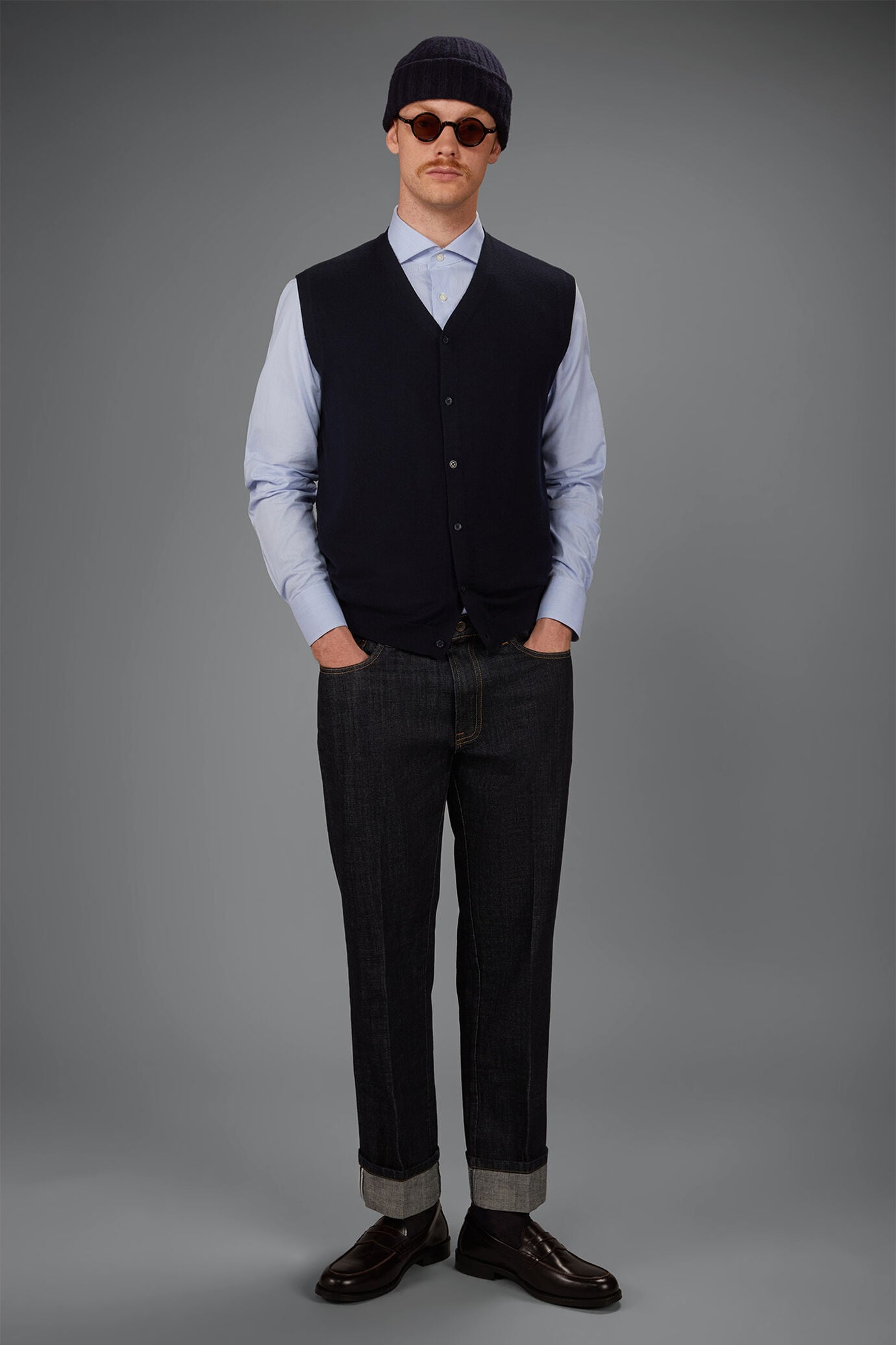 Men&rsquo;s button-up waistcoat in 100% Merino wool regular fit