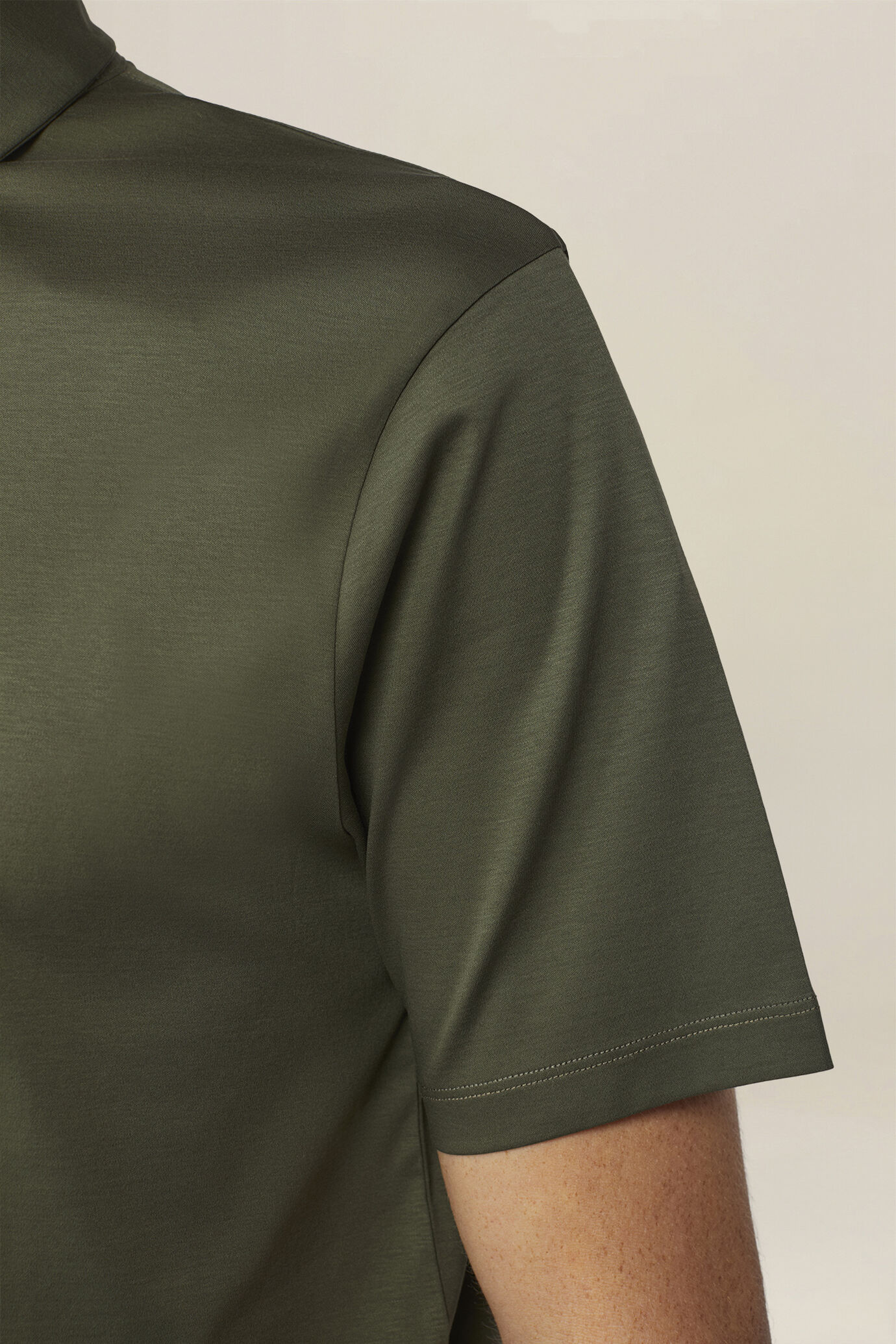 Polo pour homme en 100 % coton, coupe classique image number 3