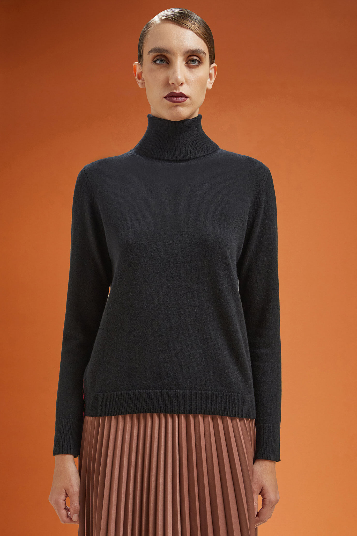 Hoch geschlossenre Damen-Pullover aus 100 % Kaschmir in normaler Passform