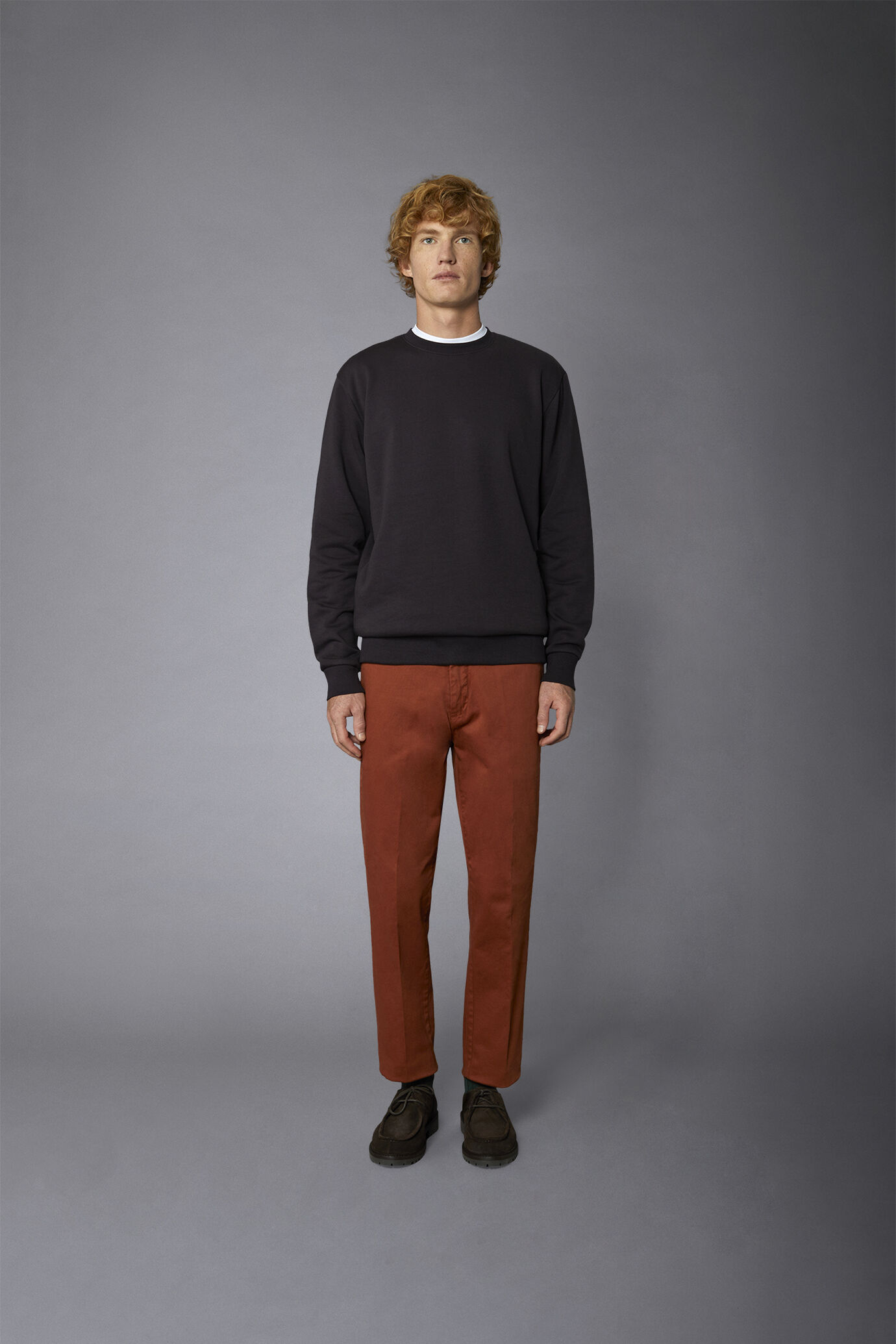 Klassische Chino-Hose in normaler Passform aus Twill image number 2
