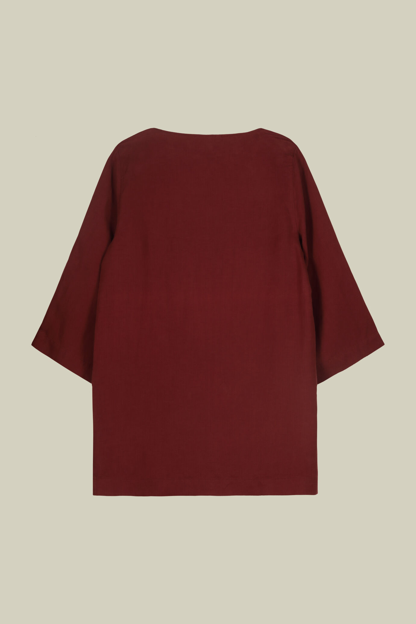 Short A-line dress with three-quarter sleeves and slits image number 5