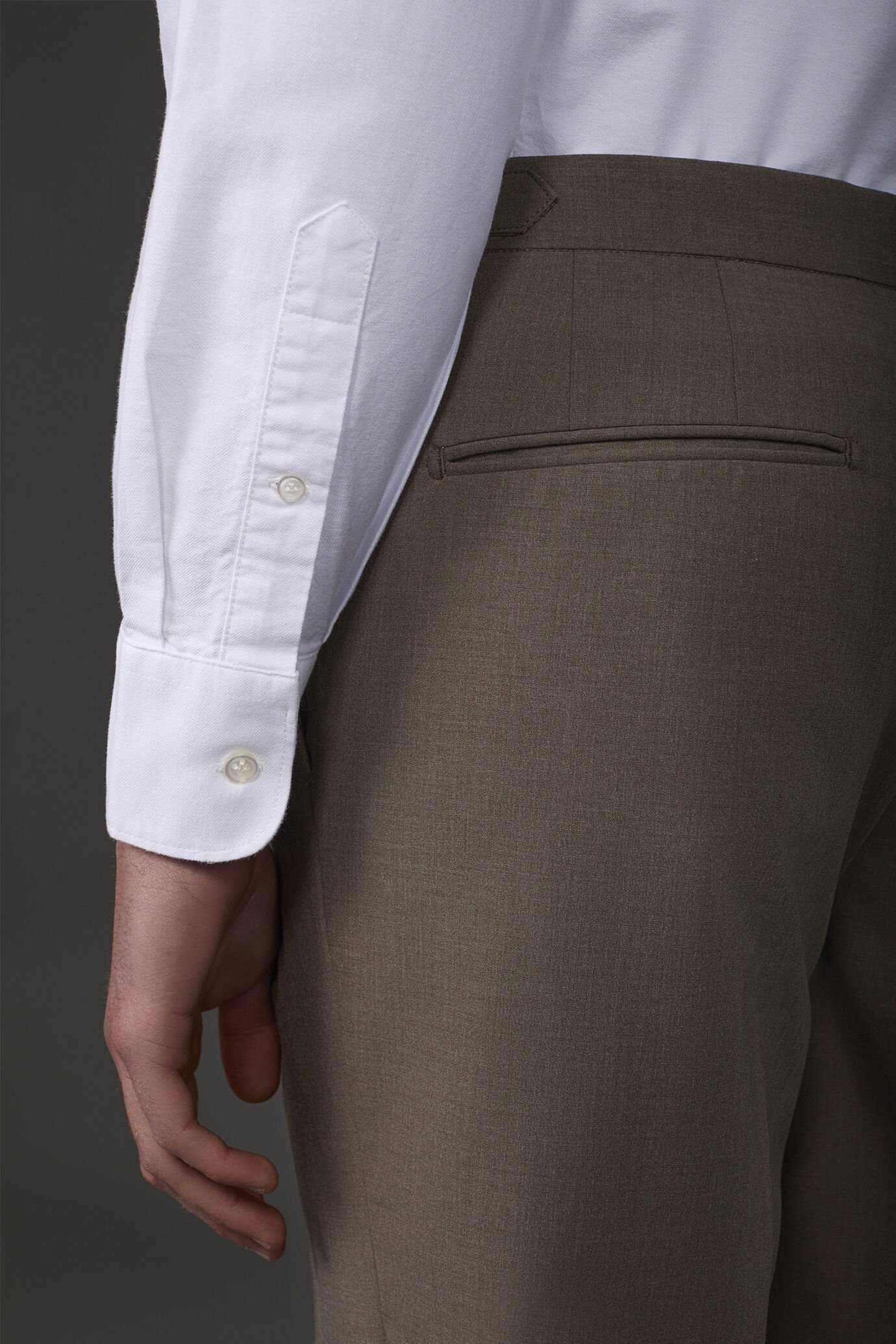 Einfarbiges Herren-Freizeithemd mit Button-Down-Kragen aus 100 % gestreifter, extrem leichter Oxford-Baumwolle in bequemer Passform image number 3