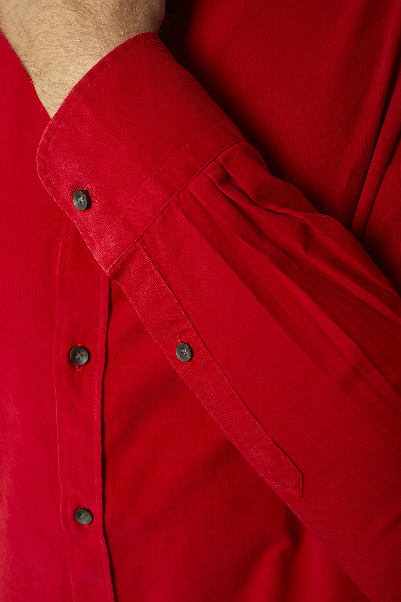 Camicia casual uomo collo francese comfort fit tessuto in velluto 1000 righe image number 3