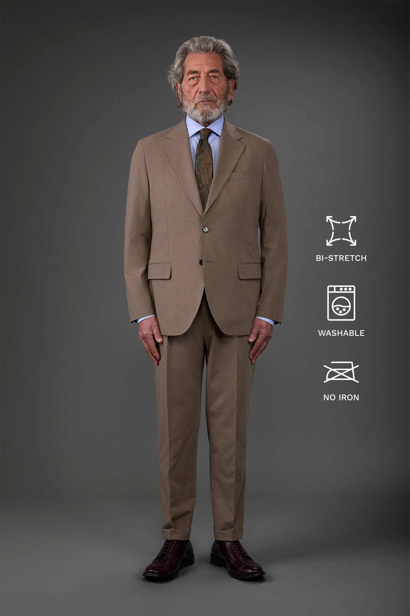 Abito uomo monopetto con pantalone ad una pinces in tessuto bi-stretch