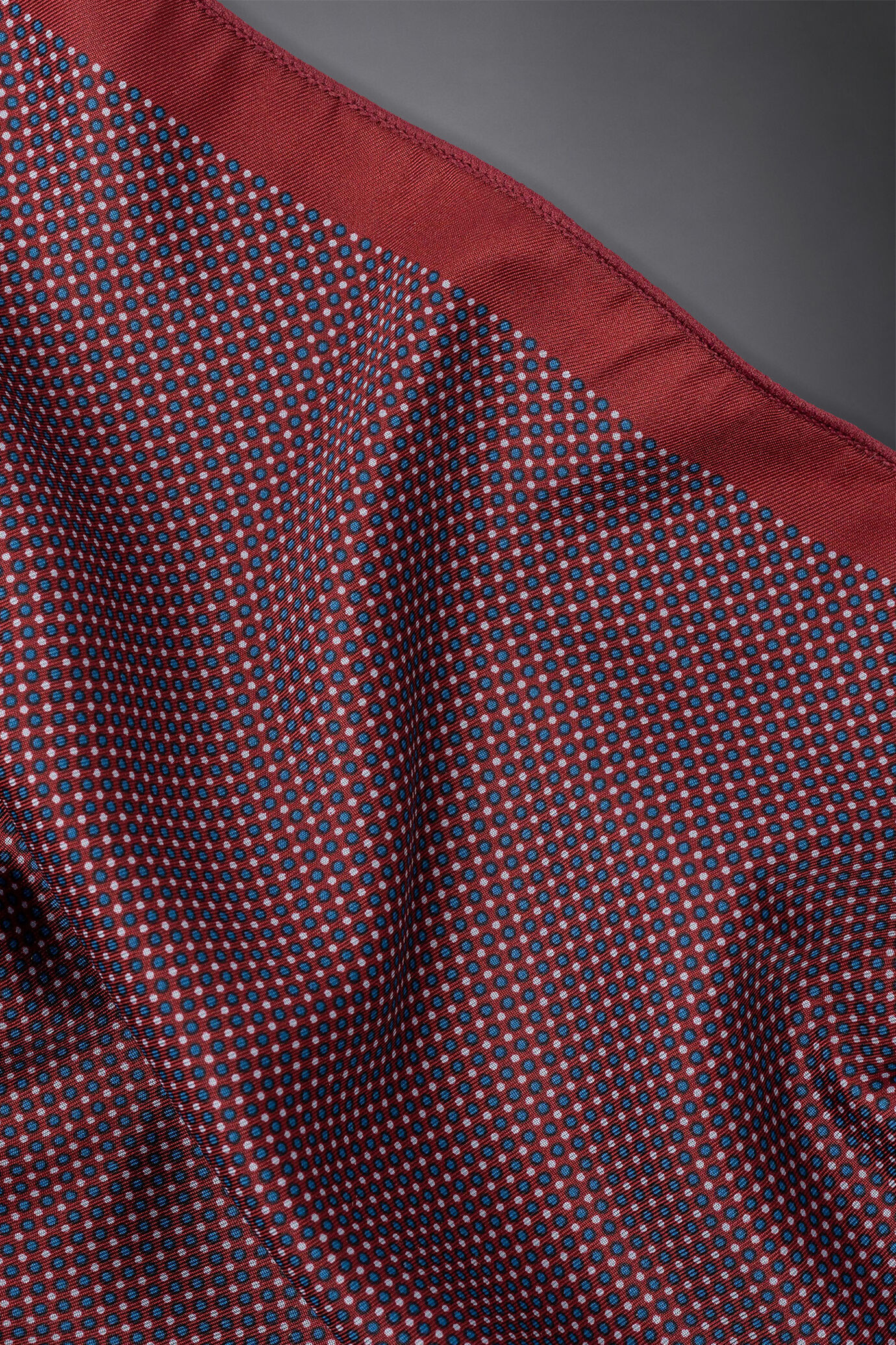 Pochette en twill fantaisie imprimée image number 1