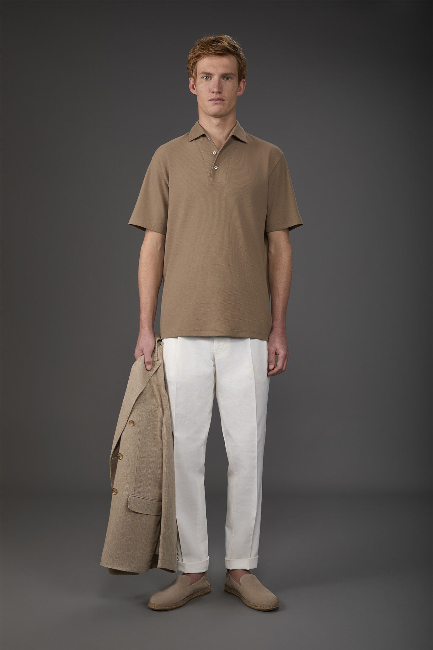 Men's short-sleeved polo shirt in 100% honeycomb cotton image number 1