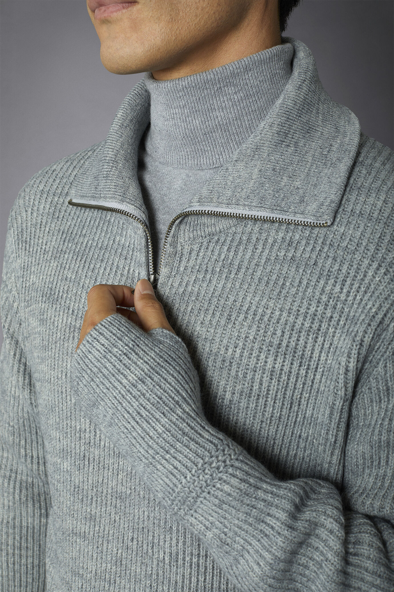 Pullover aus einer Wollmischung mit Rei&szlig;verschluss und englischem Rippenstrick in normaler Passform image number 2