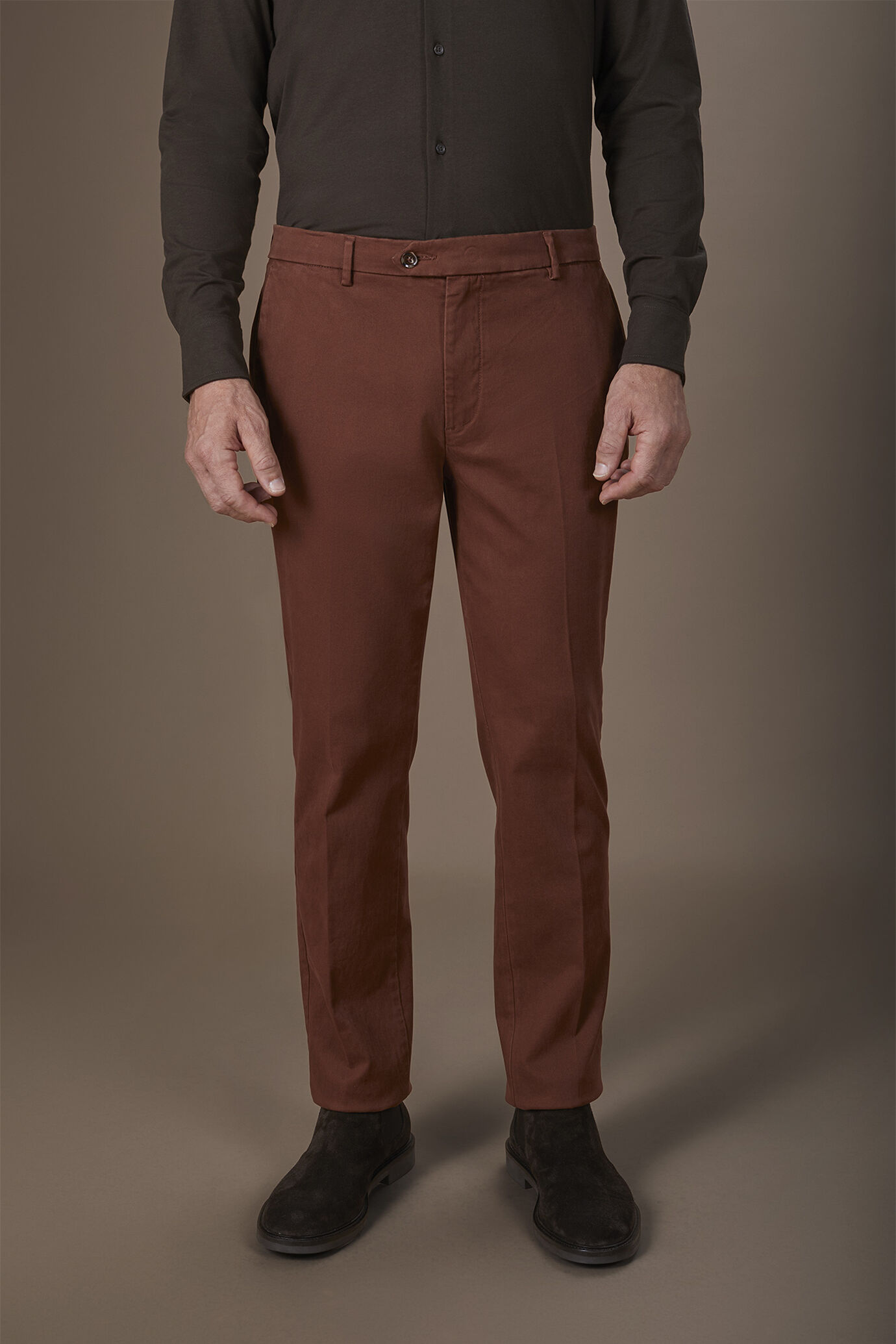 Classic men's chinos in regular fit with stretch twill construction image number 1