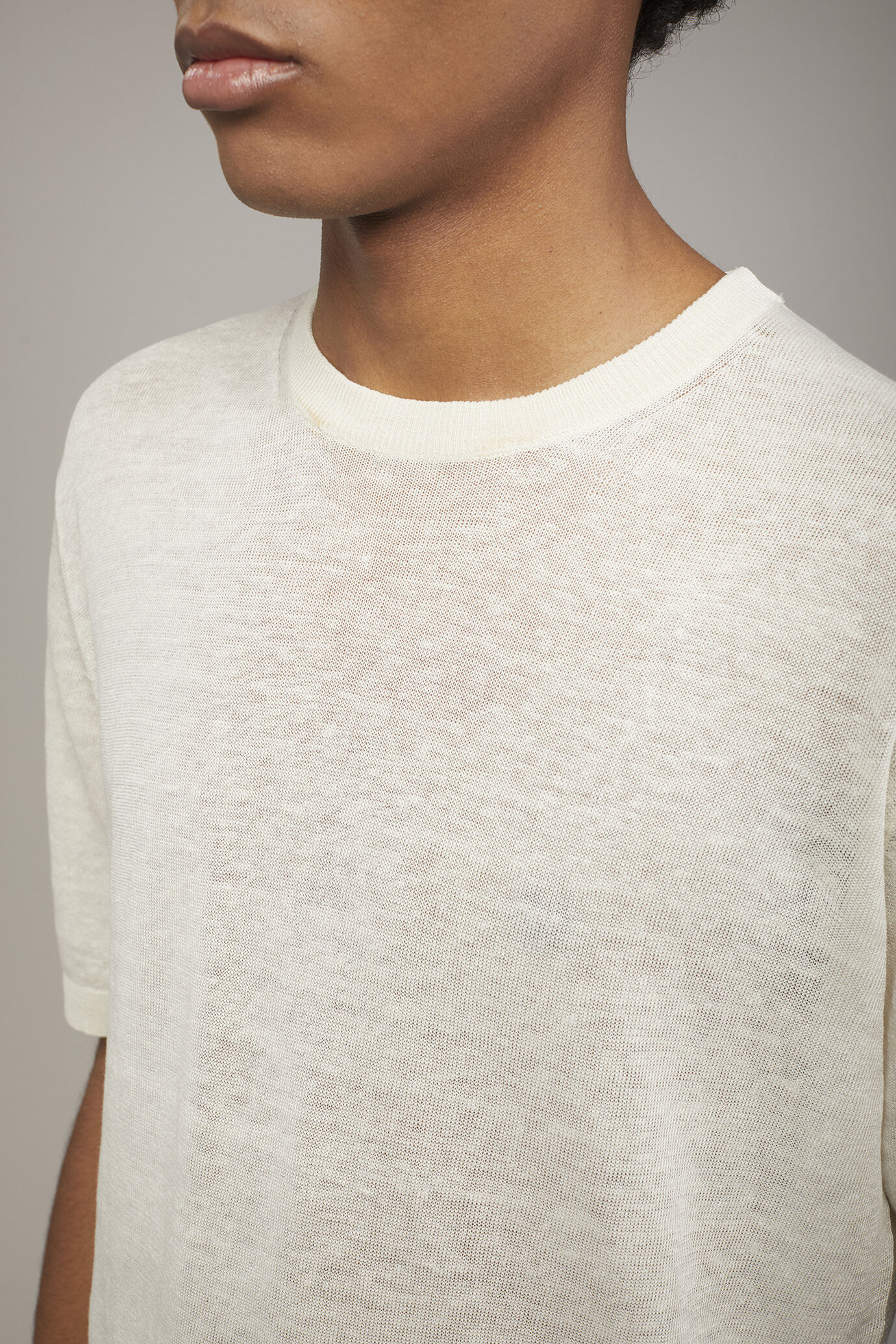T-shirt homme en maille 100 % lin à manches courtes coupe régulière image number 3