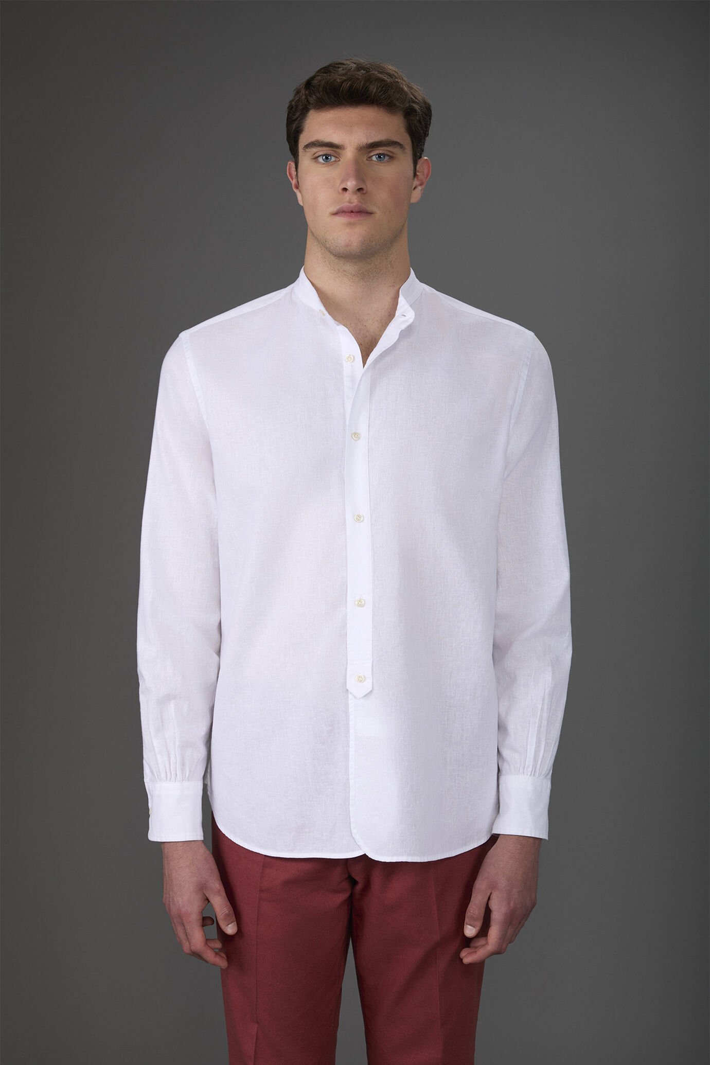 Camicia uomo casual collo alla coreana e abbottonatura a metà tessuto in lino e cotone lavato
