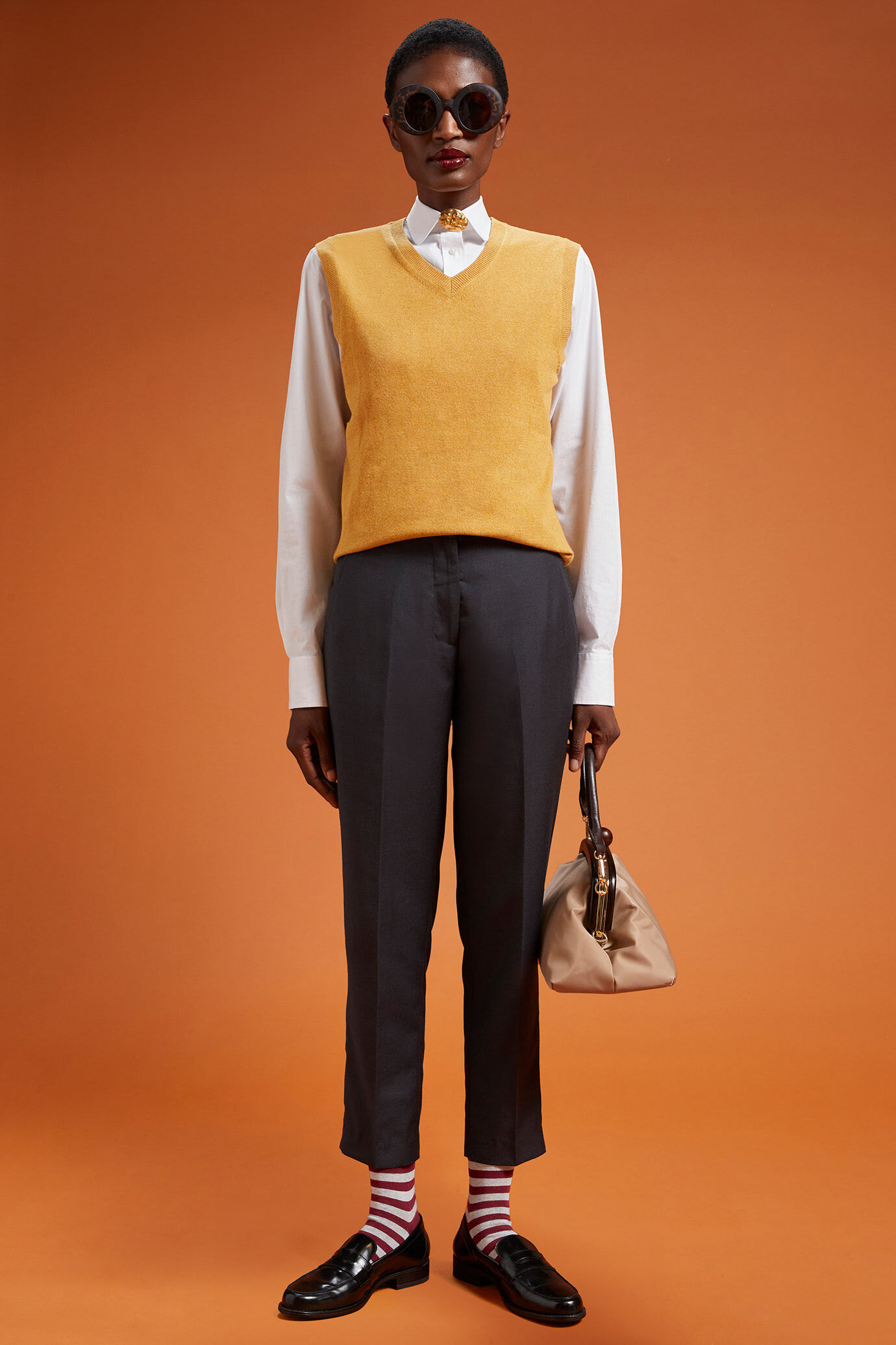 Gilet donna in maglia con scollo a v misto lana e cachemire regular fit image number 1