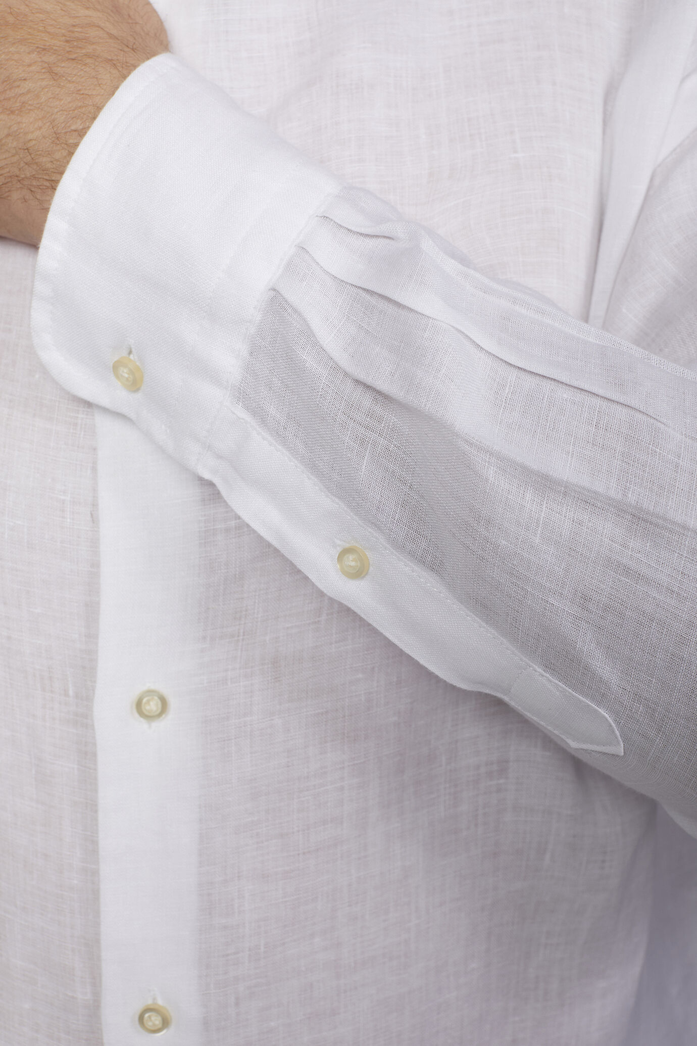 Chemise d&eacute;contract&eacute;e homme &agrave; col classique, en 100&nbsp;% lin, coupe confort image number 4