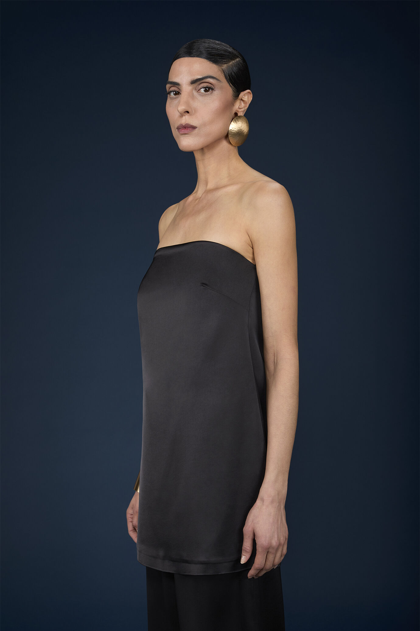 Top donna svasato senza spalline con elastico image number 2