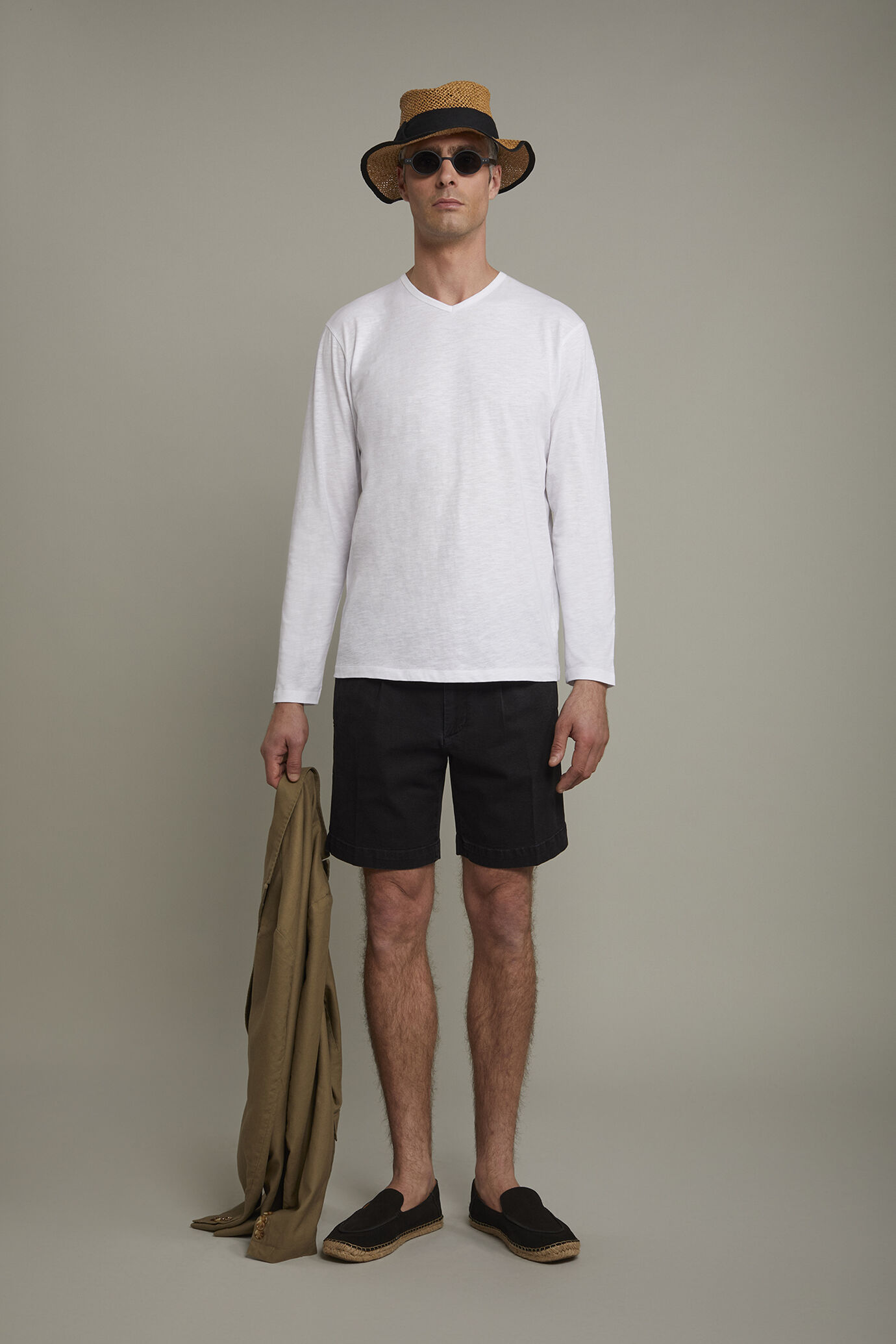 Herren-T-Shirt mit V-Ausschnitt und langen Ärmeln aus 100 % Slub-Baumwolle in normaler Passform