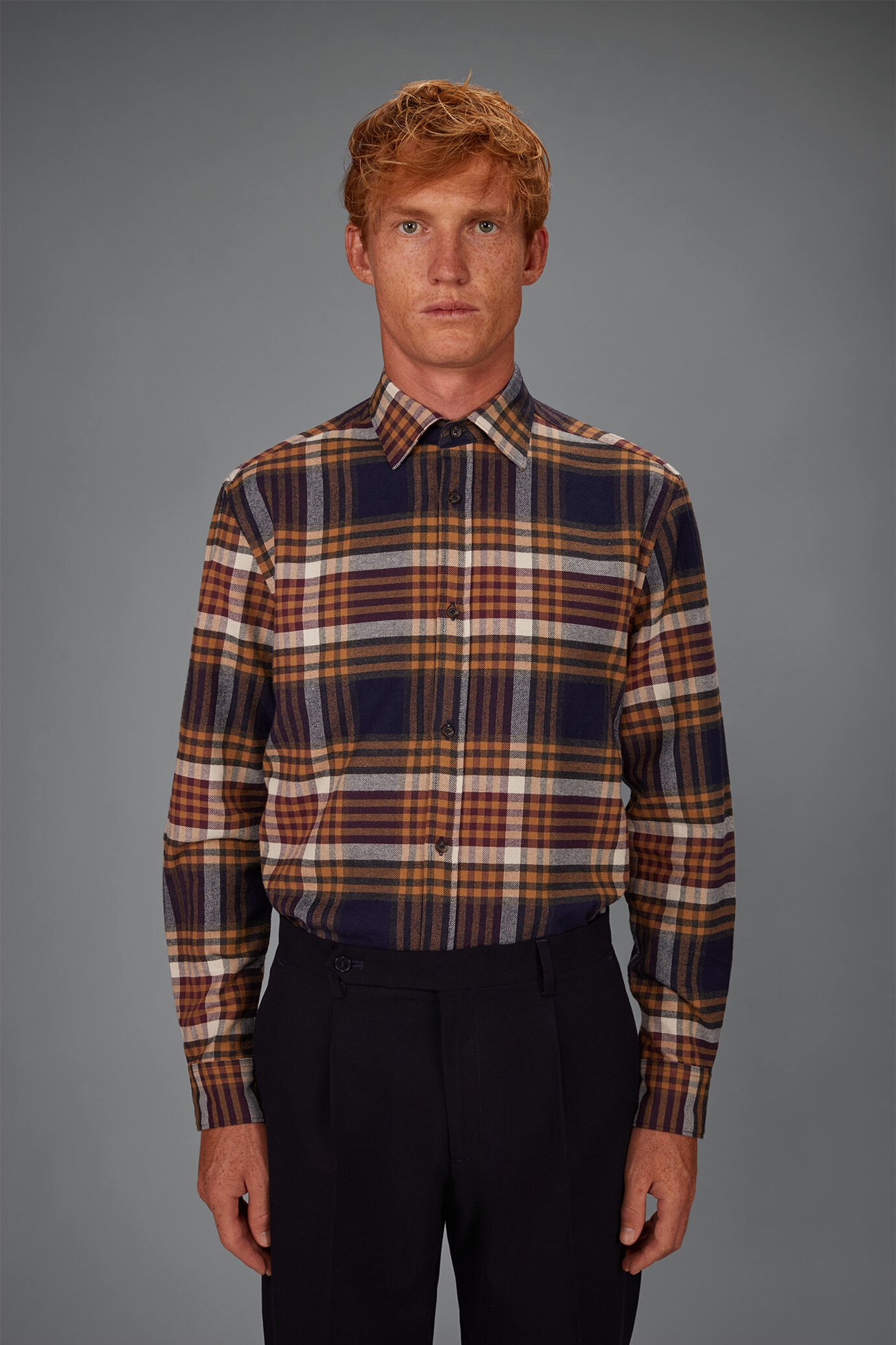 Men&rsquo;s checked flannel fabric shirt image number 1