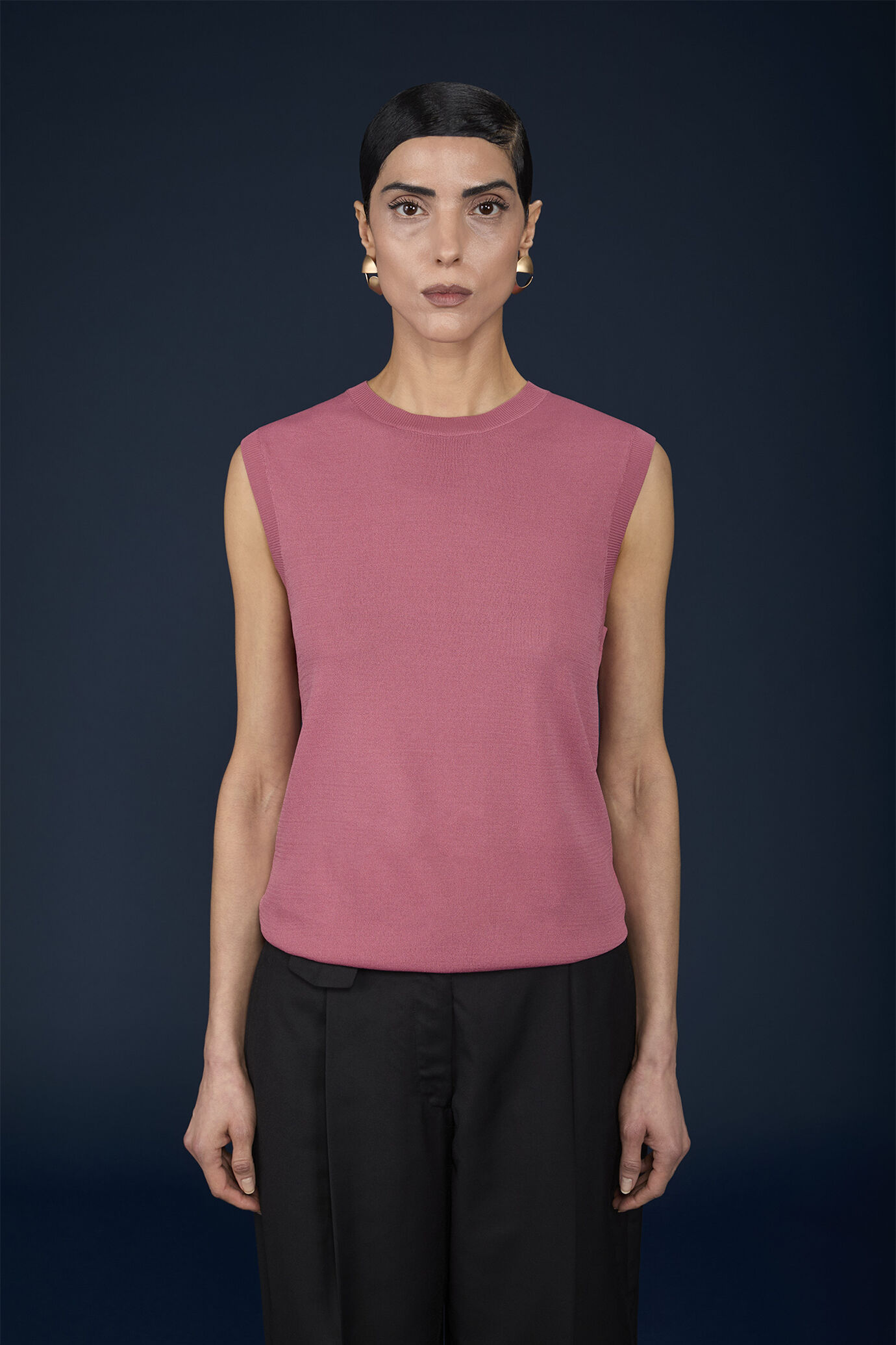 Women's knitted crew-neck waistcoat image number 1