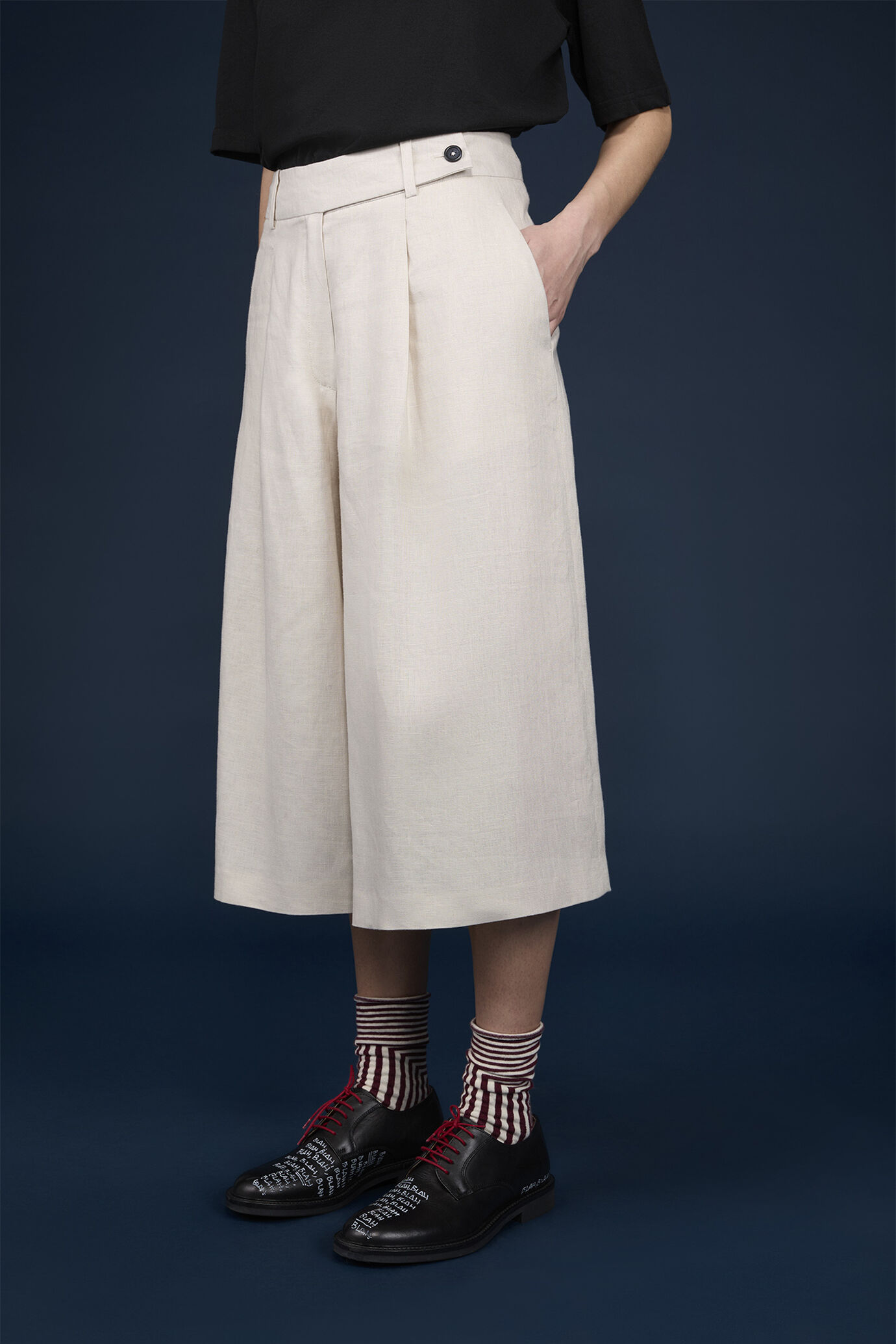 Bermuda skirt with a wide cut 100% linen image number 2