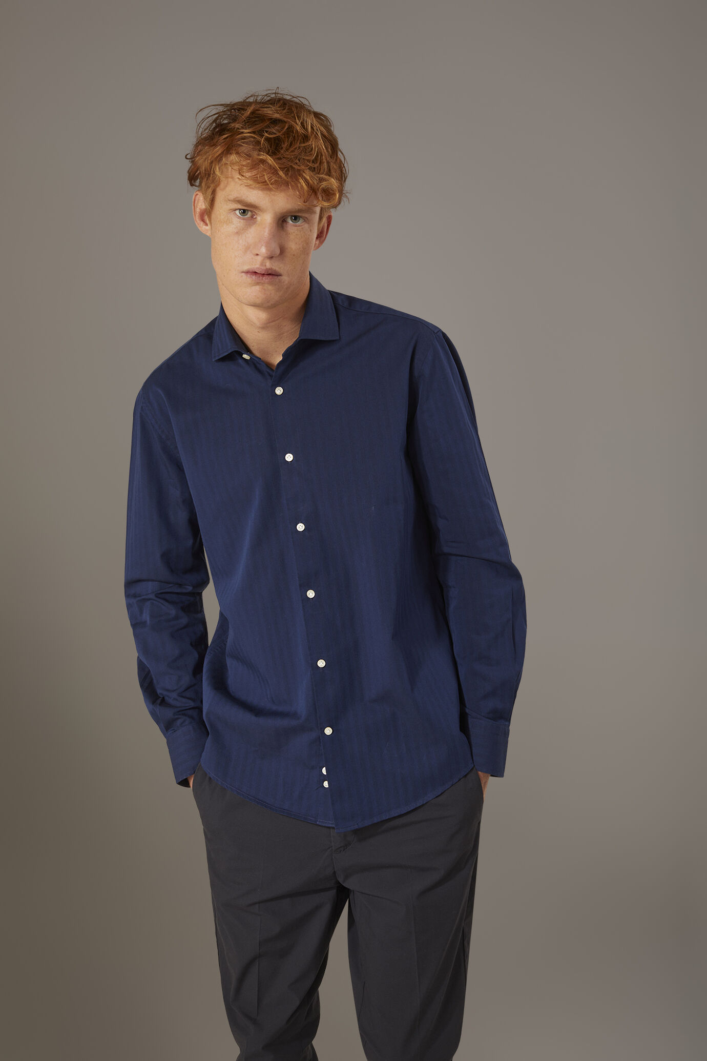 Classic washed shirt with french collar comfrot fit indigo herringbone fabric