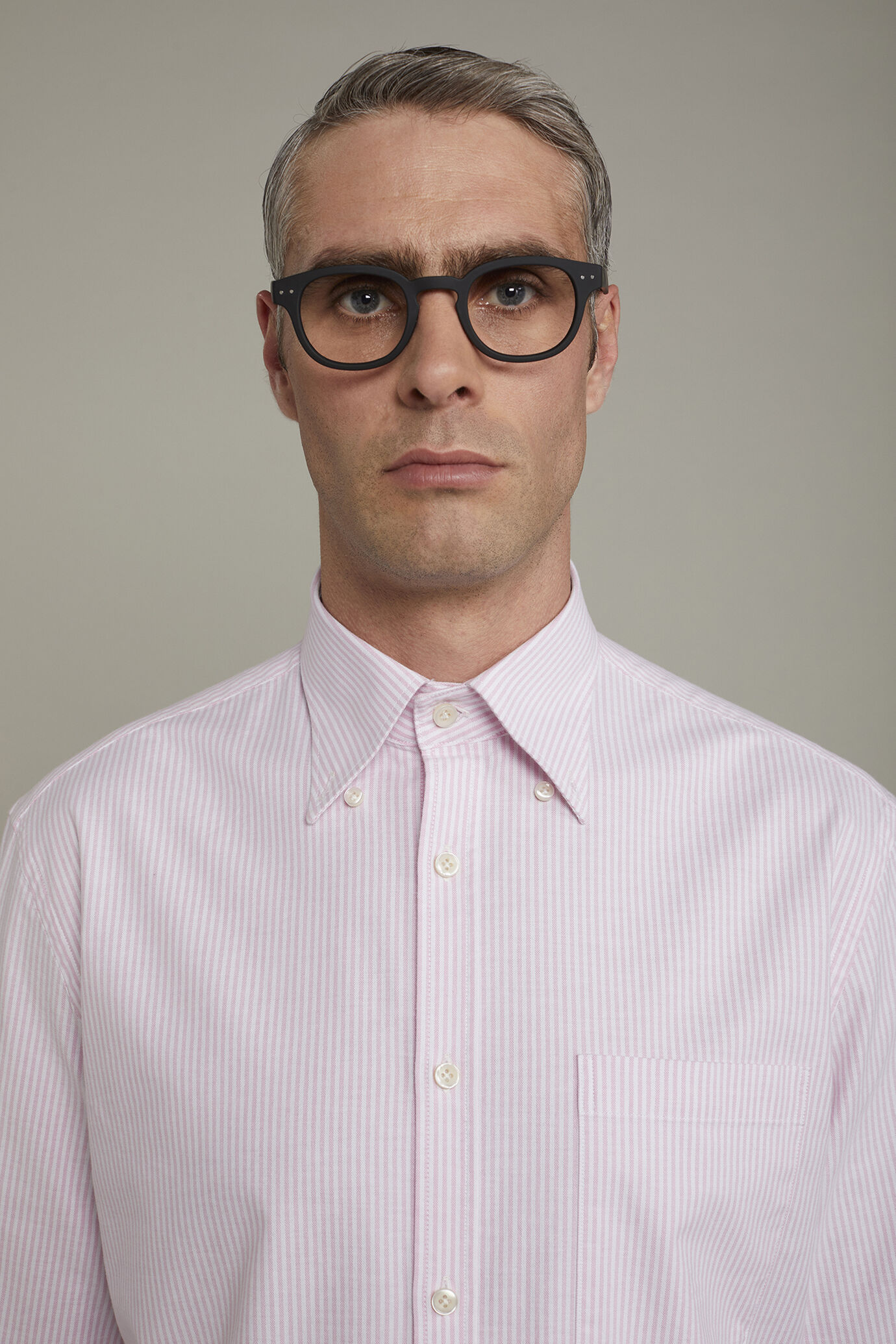 Chemise classique pour homme à col boutonné, tissu oxford rayé ultra léger, coupe confort image number 3