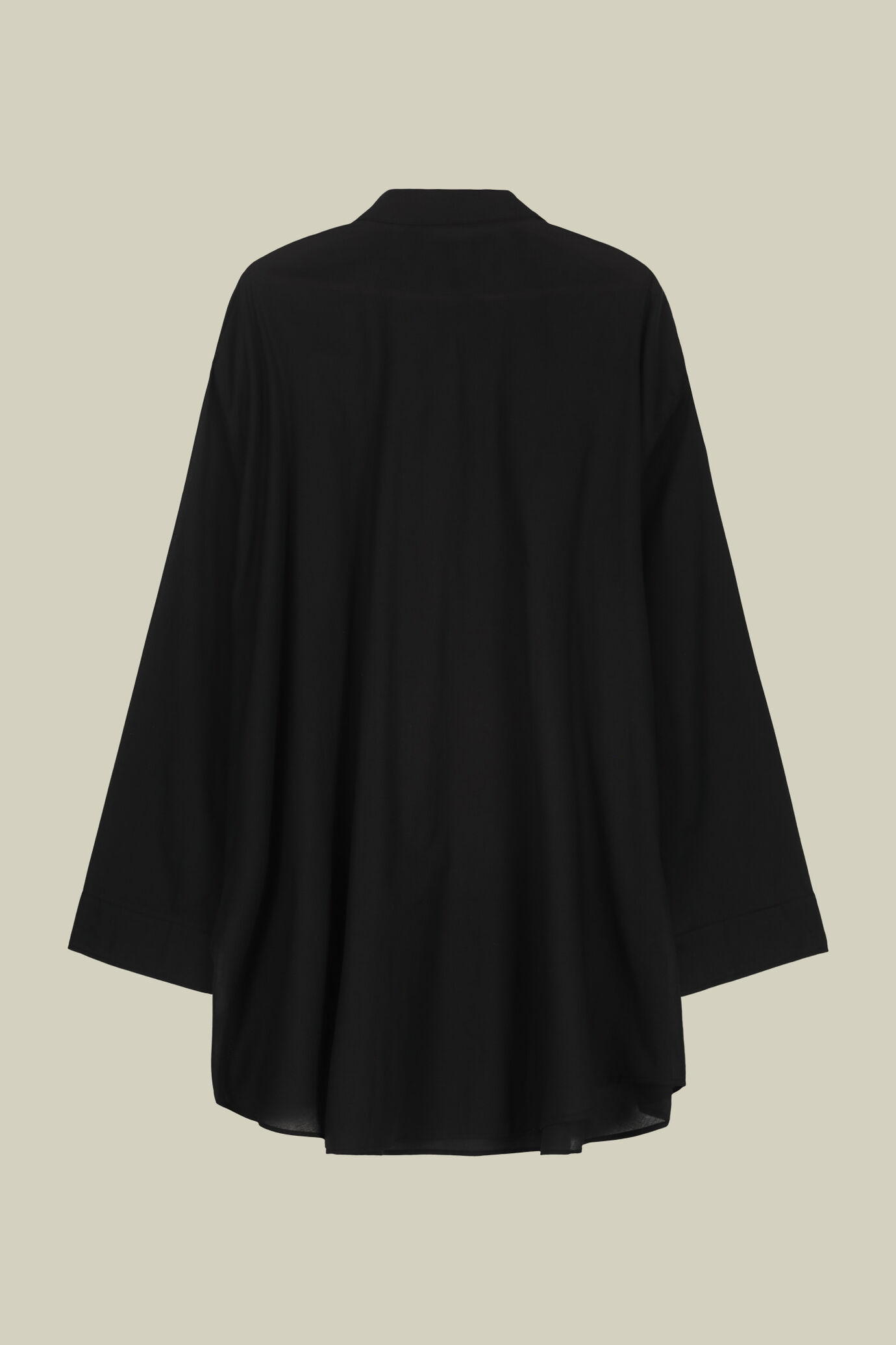 Chemise oversize pour femme, modèle en mousseline de coton uni avec boutons recouverts image number 6