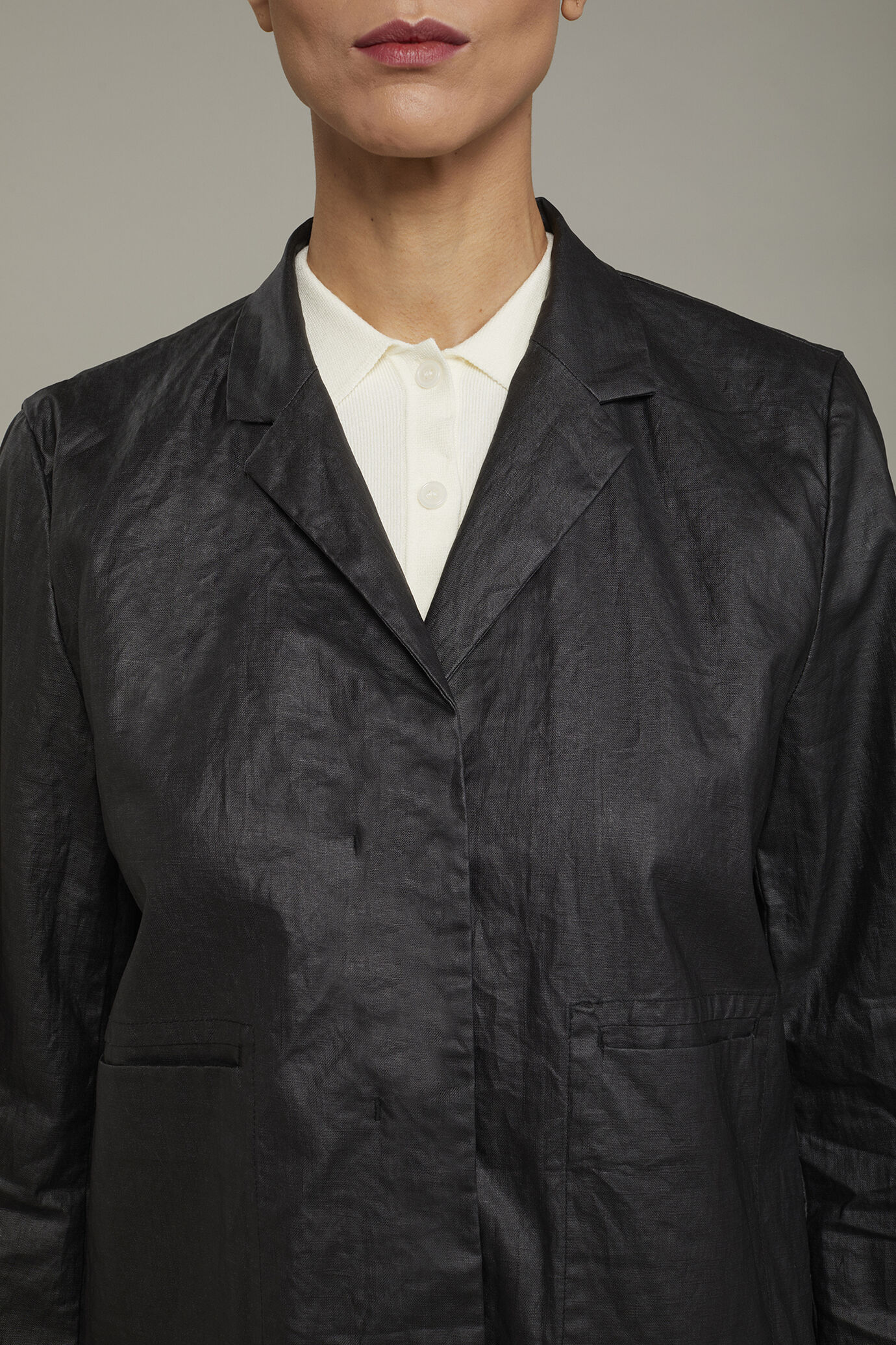 Imperm&eacute;able femme en 100&nbsp;% lin enduit, coupe r&eacute;guli&egrave;re image number 3