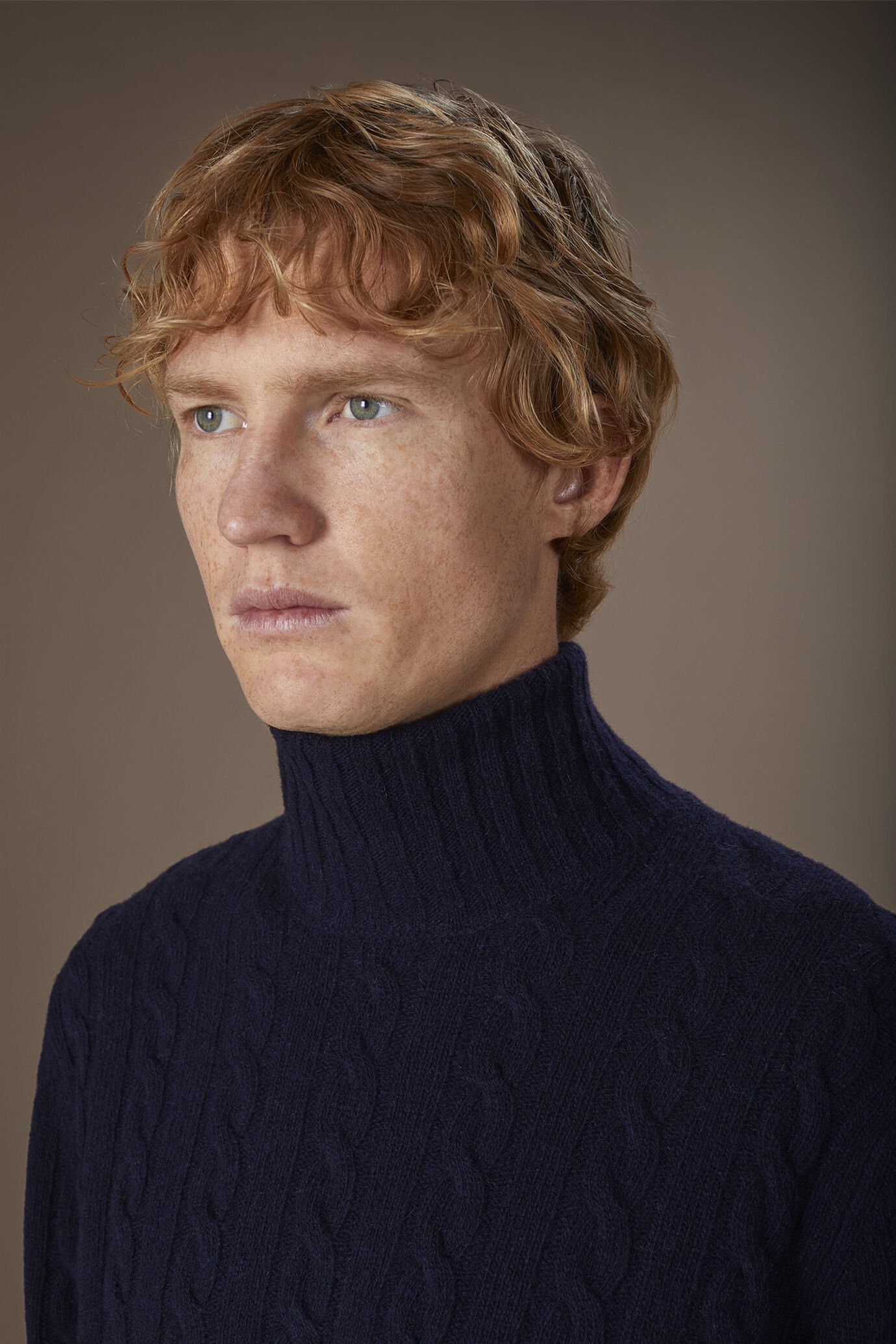 Men's lambswool high neck jumper in a regular fit image number 2