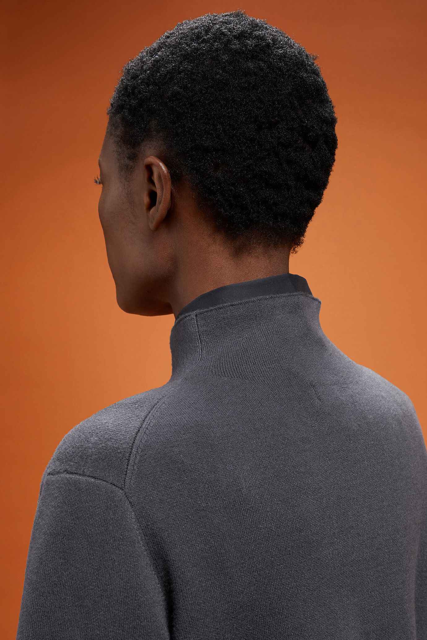 Maglia donna a manica lunga con collo a vulcano regular fit image number 2