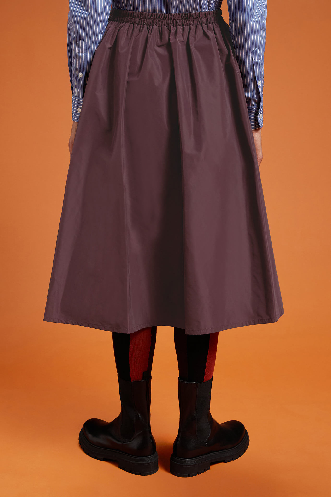 Jupe longue ballon pour femme en taffetas uni avec taille élastiquée, coupe classique image number 2