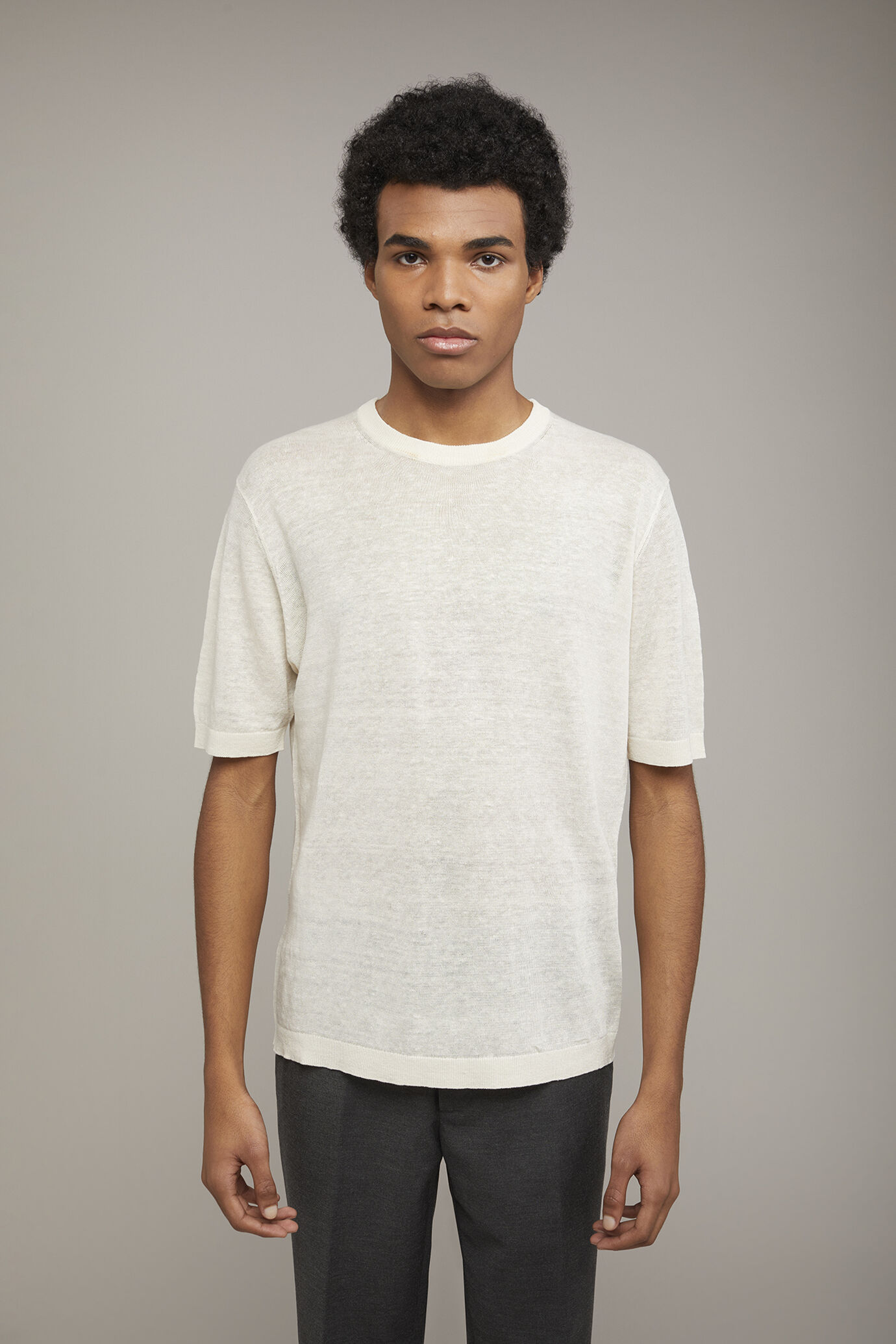Men's knitted t-shirt 100% linen short-sleeved regular fit image number 2