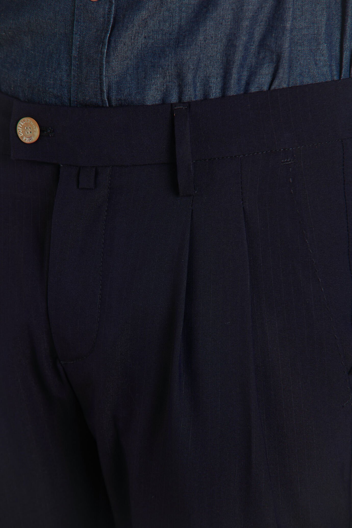 Men's pants with double pleats image number 3