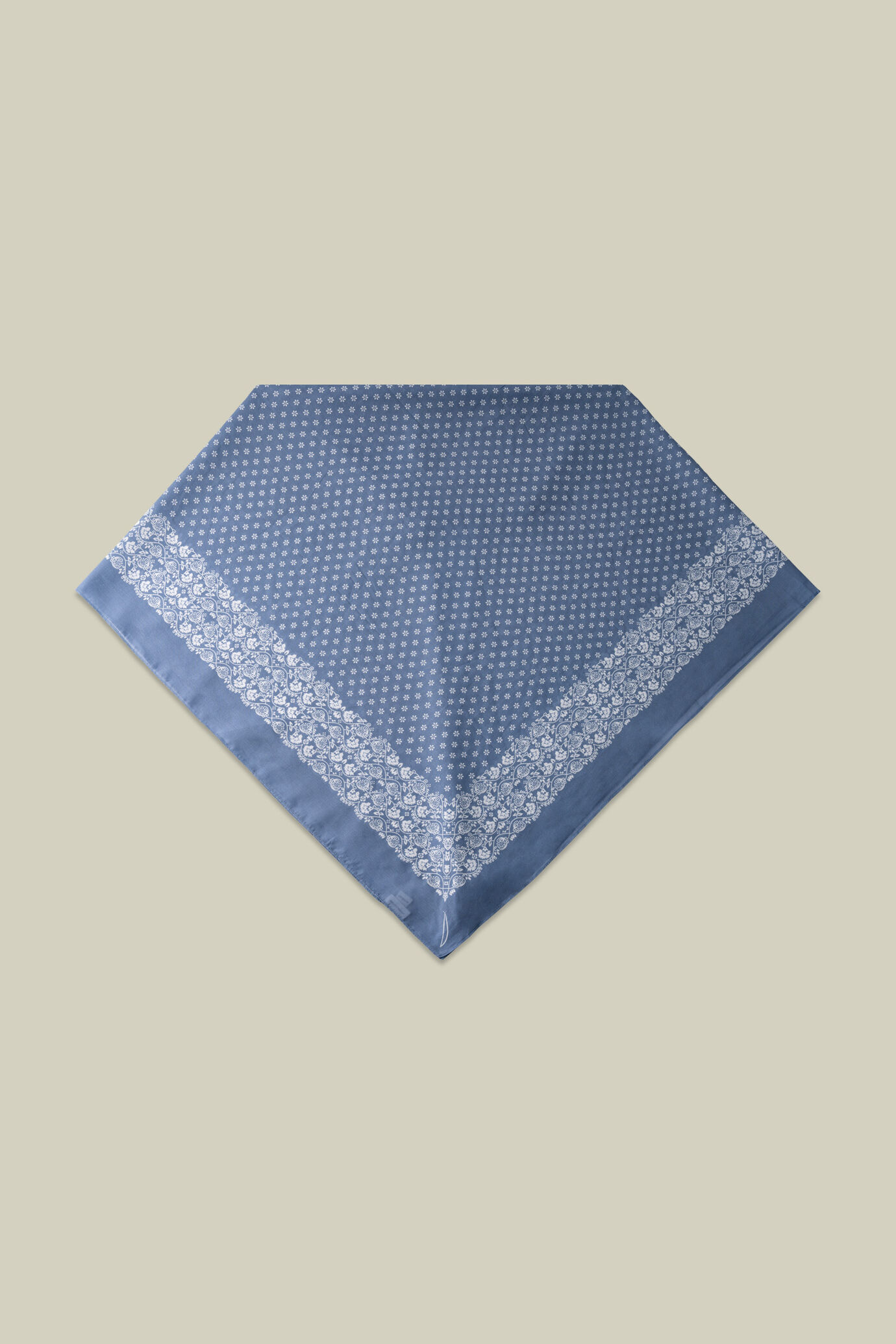 Damenschal aus Baumwolle mit Blumenmuster image number 1