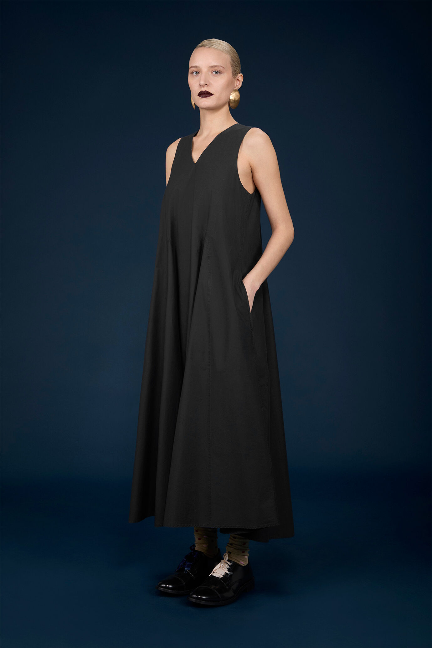 Robe longue évasée pour femme avec col en V image number 1