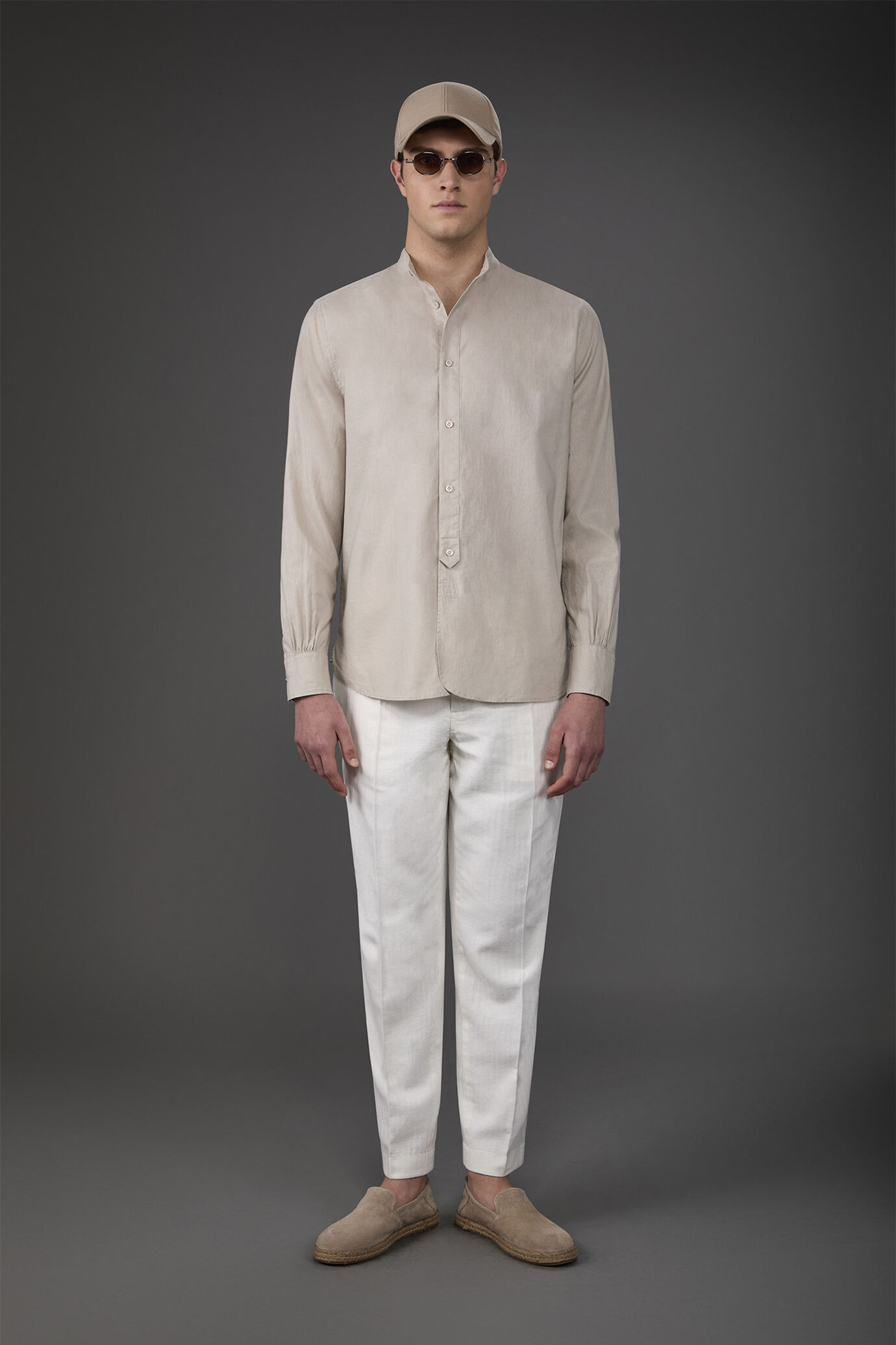 Casual men's shirt with mandarin collar and half button fastening, washed linen and cotton fabric image number 2