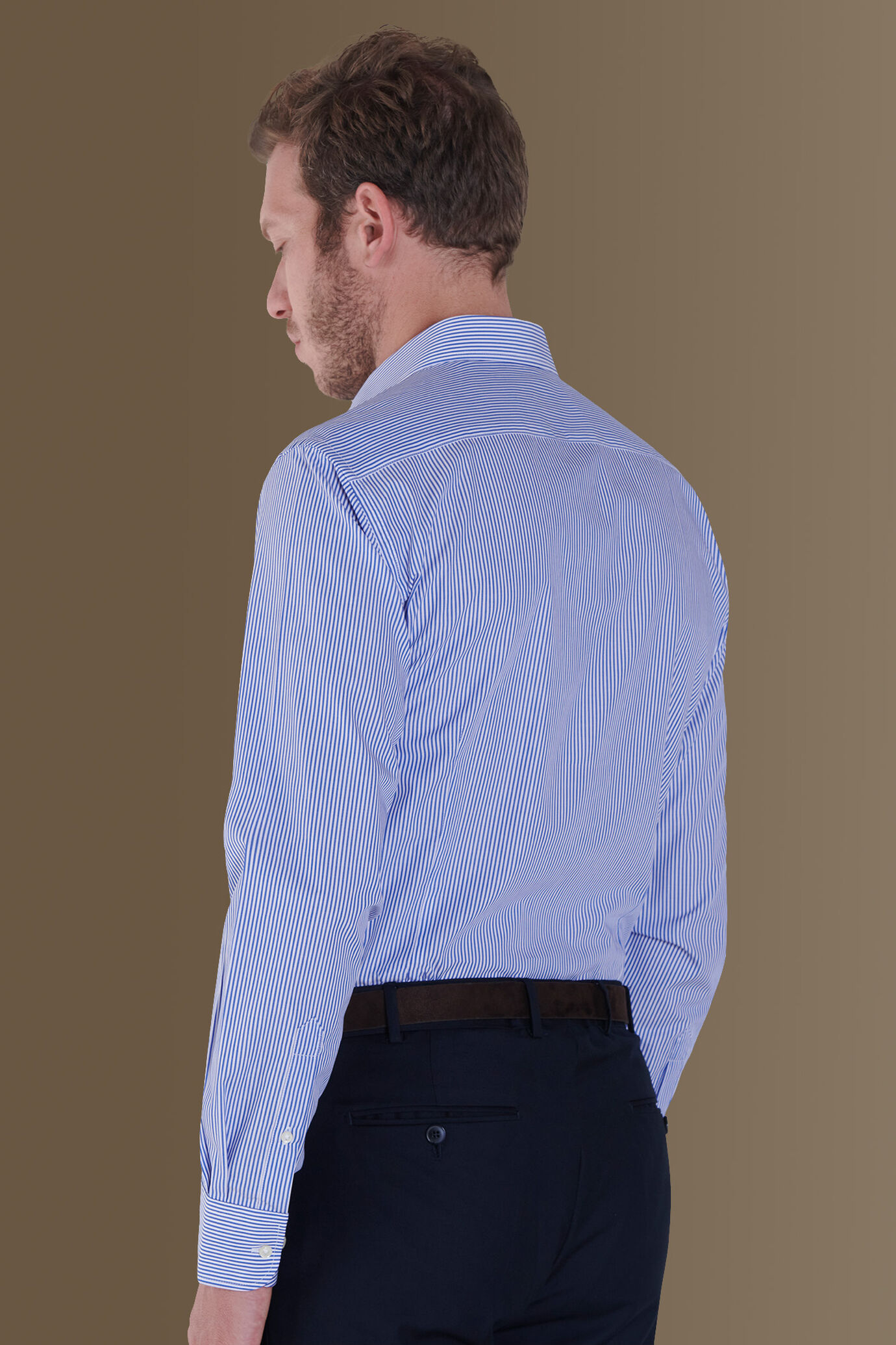 Camicia classica uomo collo francese 100% cotone tinto filo a righe bicolori image number 3
