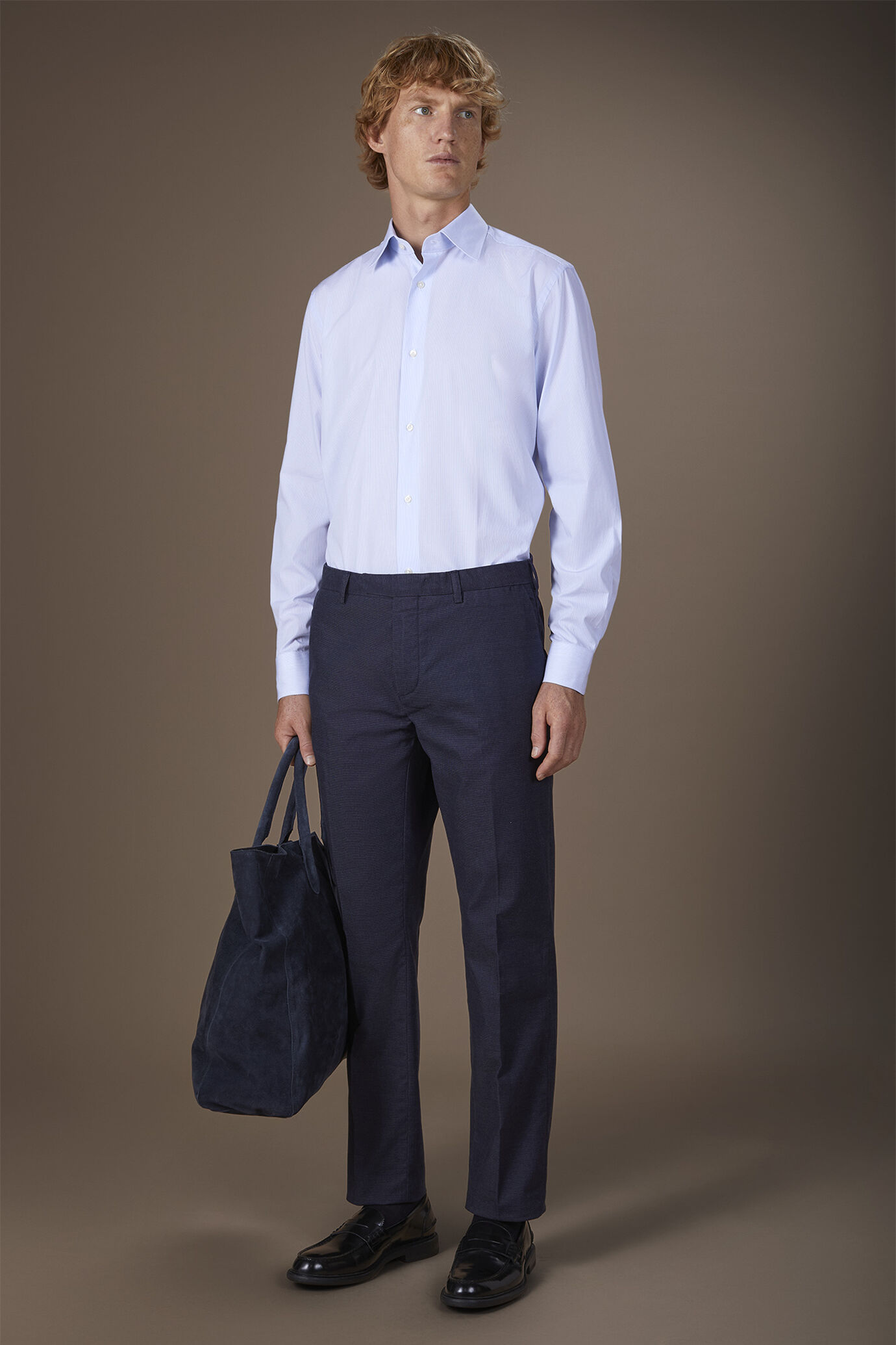 Herrenhemd aus 100 % Baumwolle mit feinen Streifen und klassischem Kragen image number 1